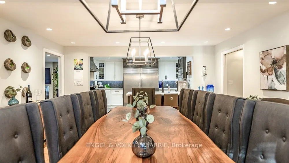 112 Lakeshore Road W