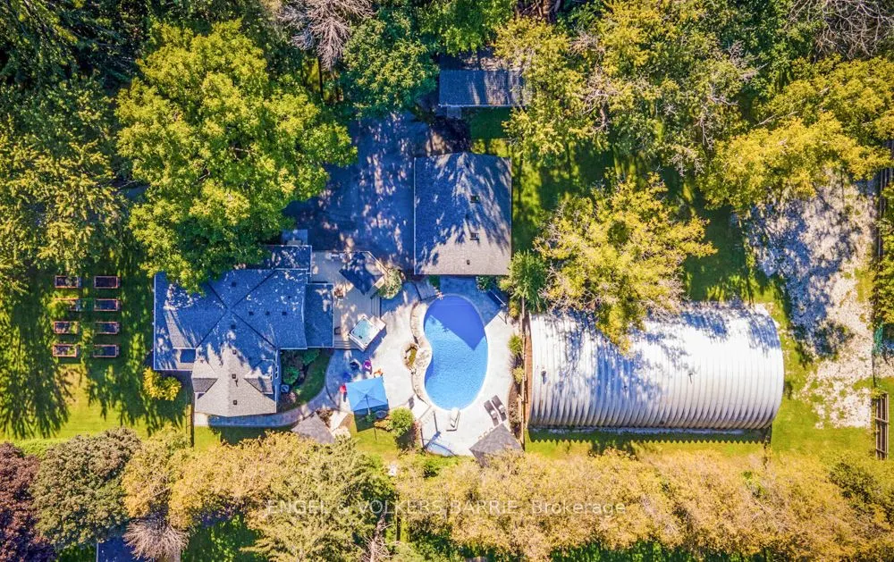 112 Lakeshore Road W