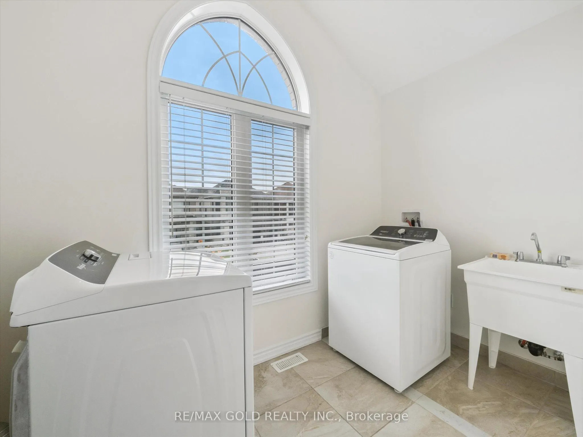 6 Bannister Road