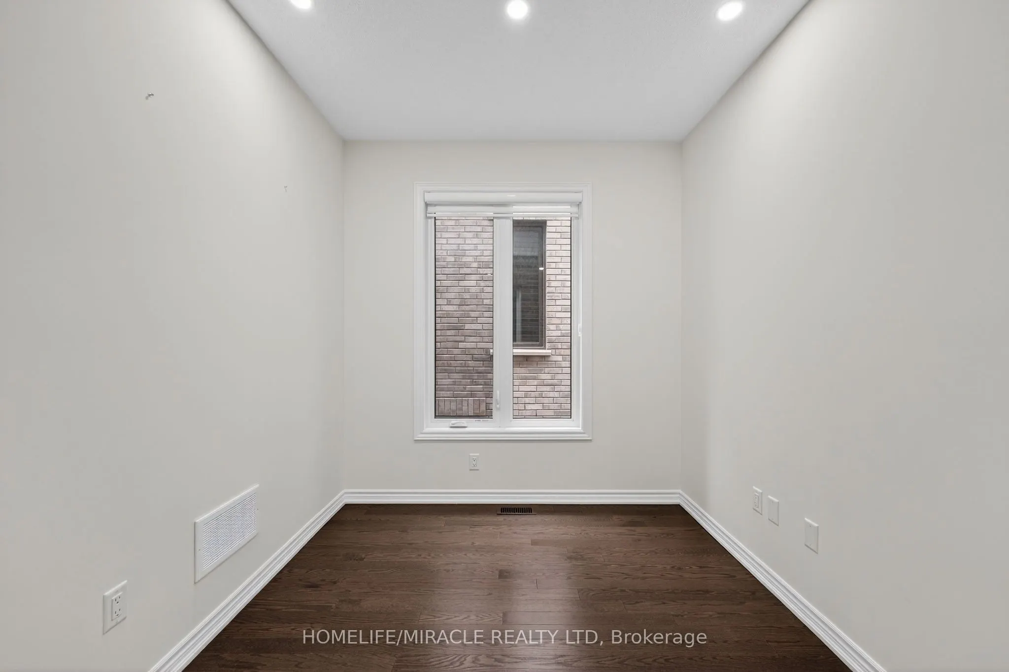 11 Phoenix Boulevard