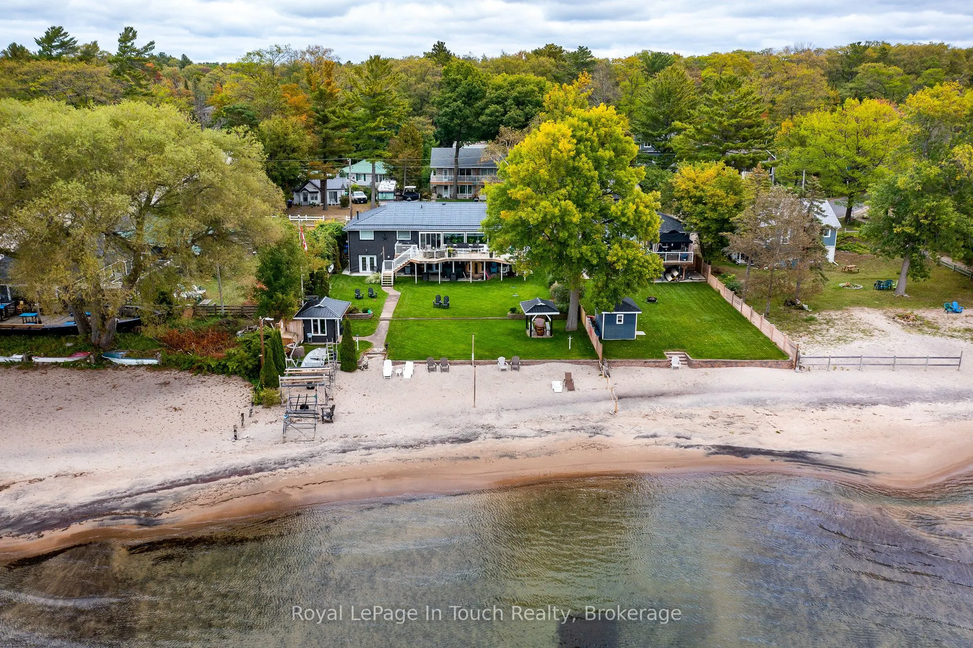 8 TINY BEACHES Road S