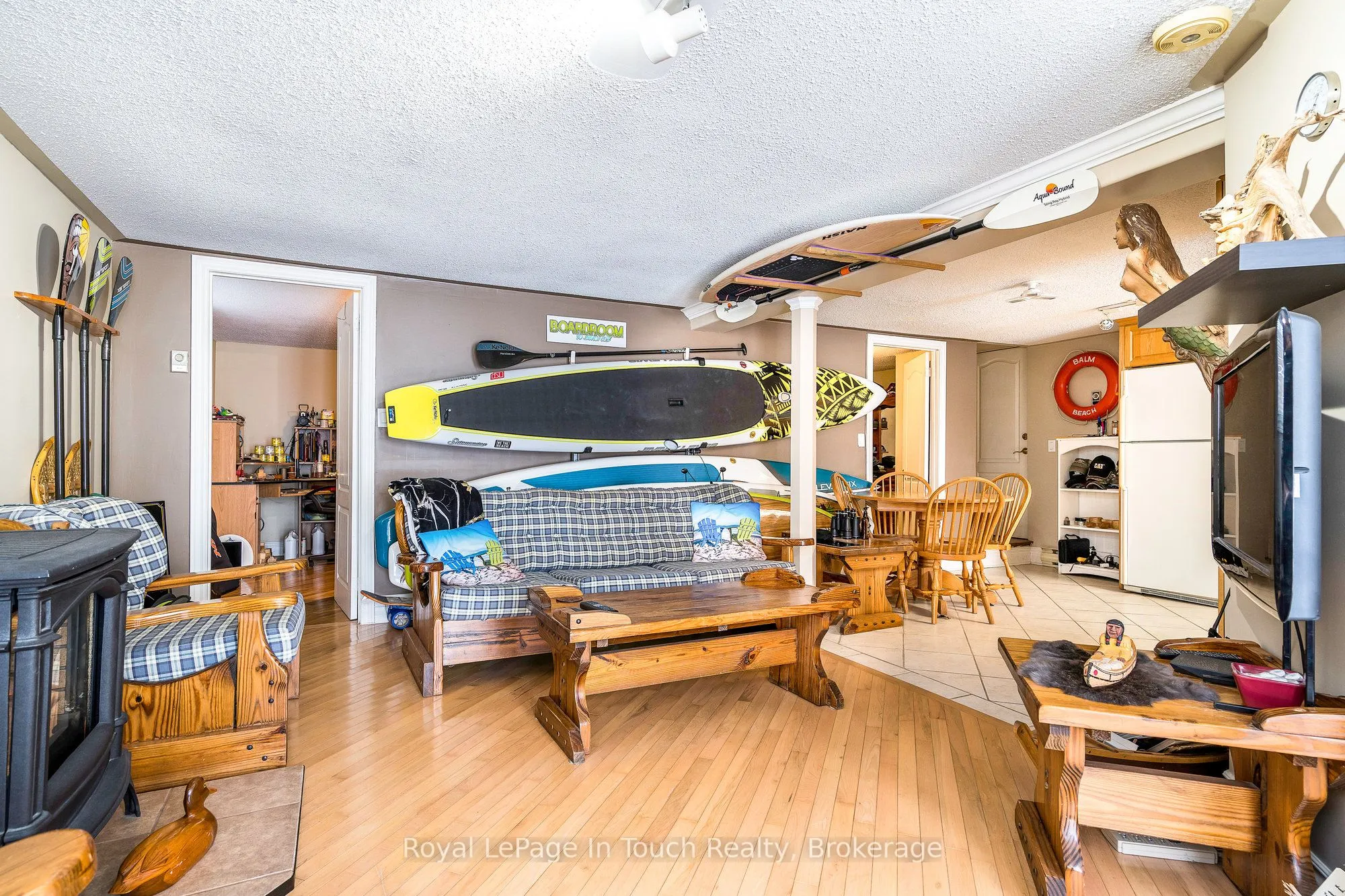 8 TINY BEACHES Road S