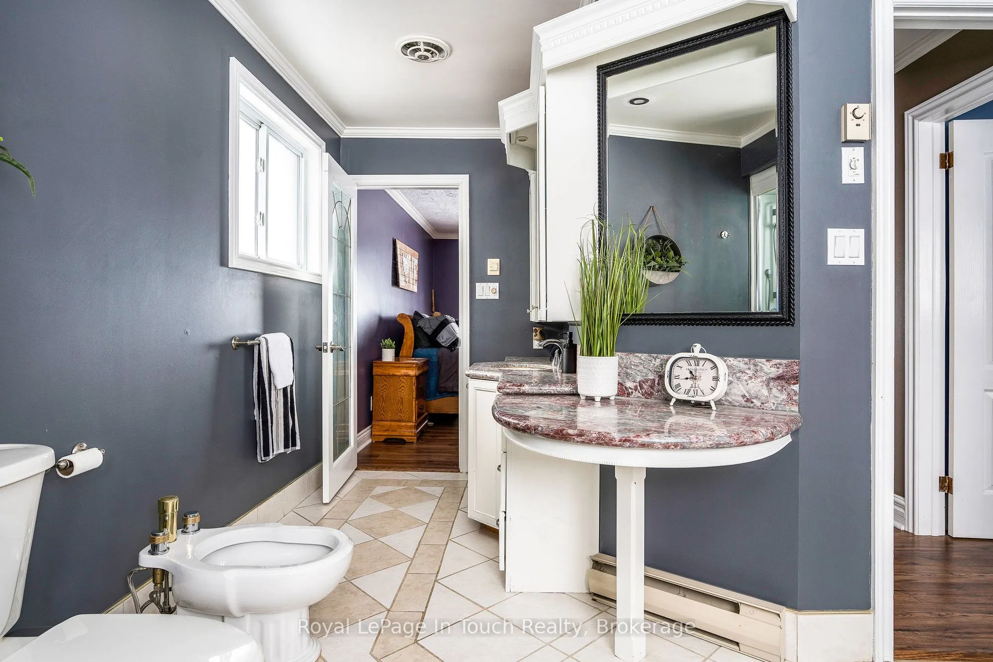 8 TINY BEACHES Road S