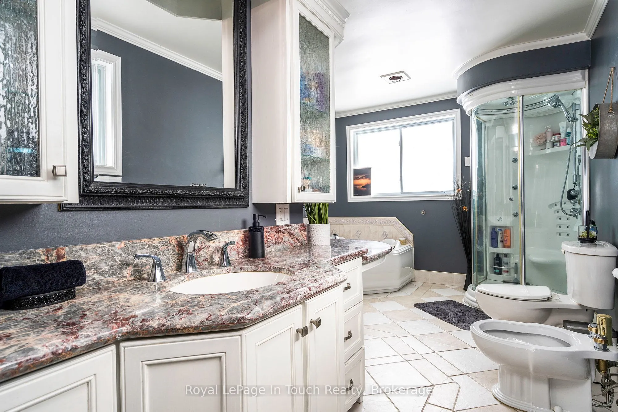 8 TINY BEACHES Road S