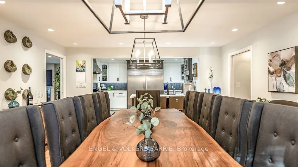 112 Lakeshore Road W