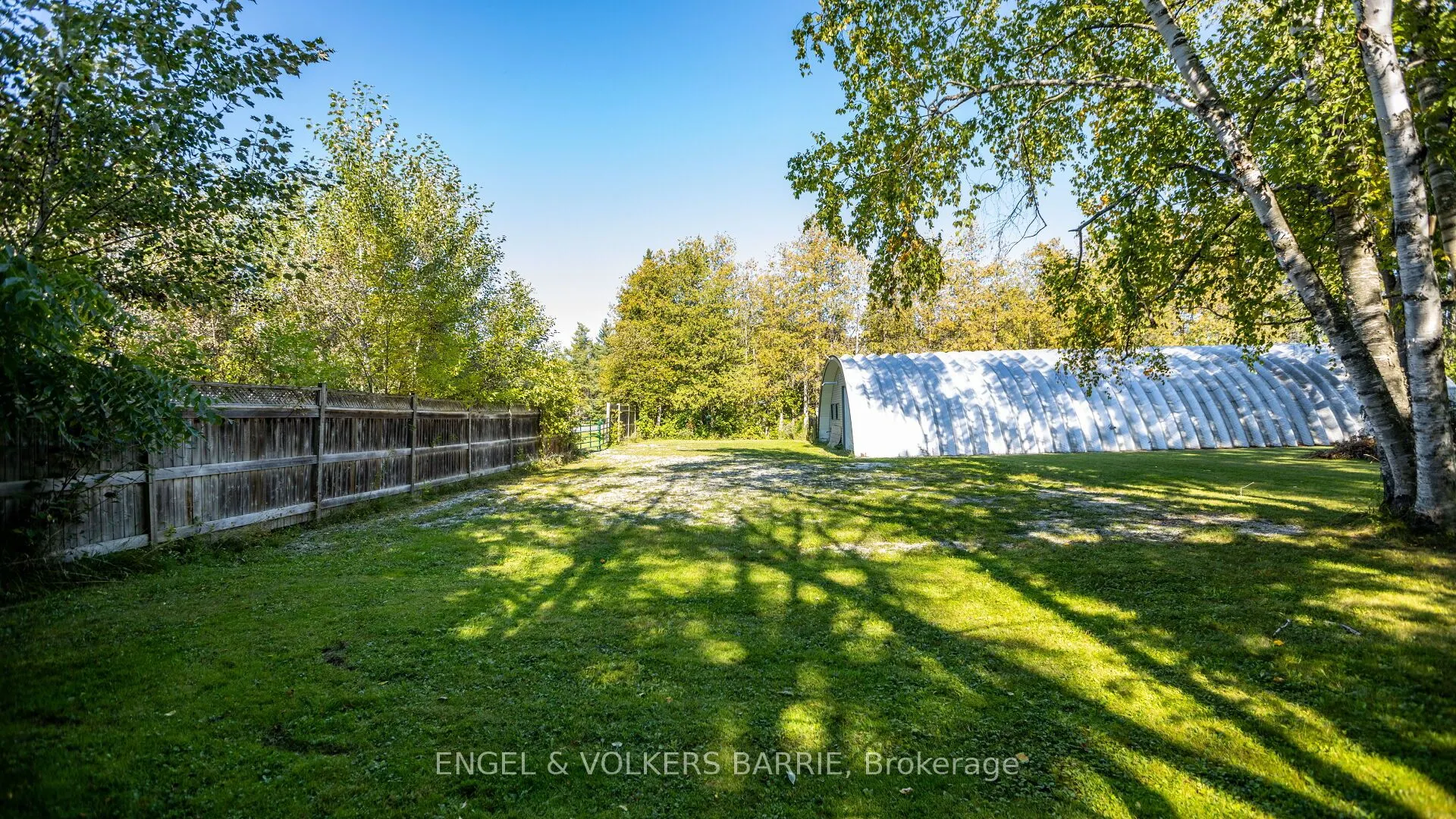 112 Lakeshore Road W