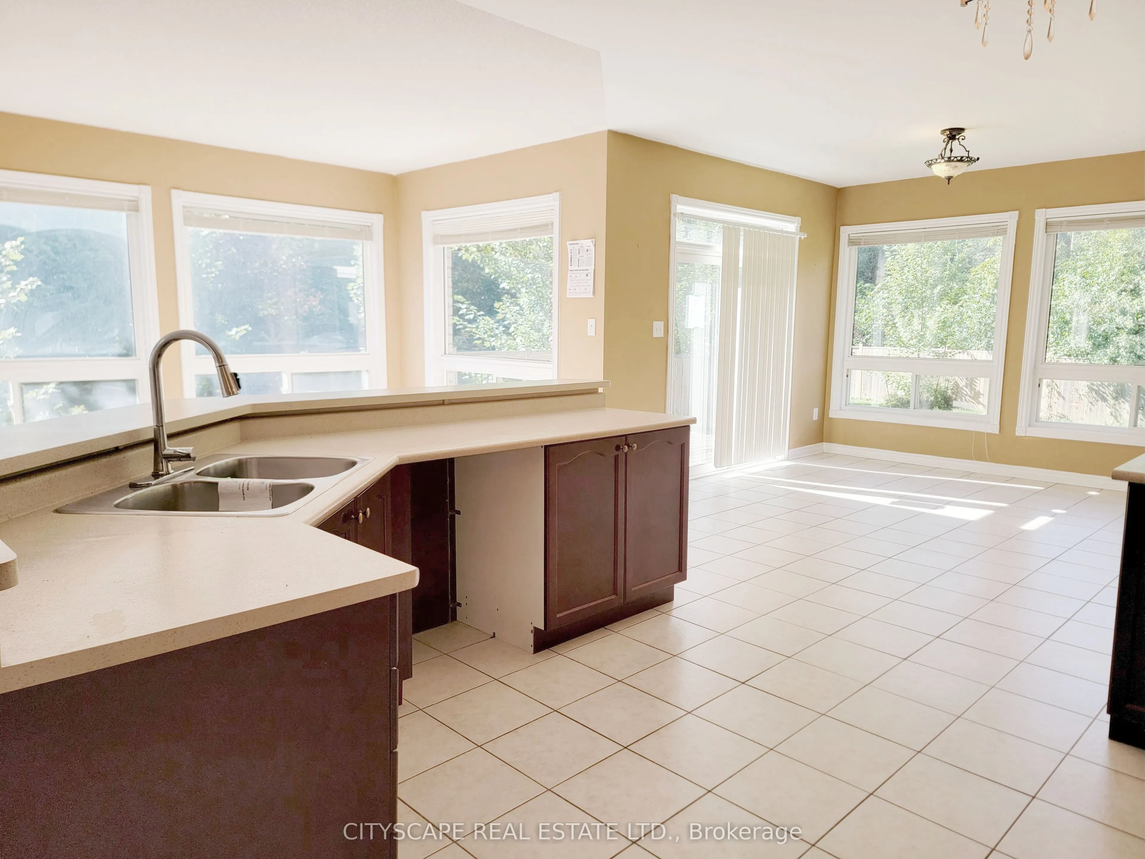 6 Cherry Sands Crescent