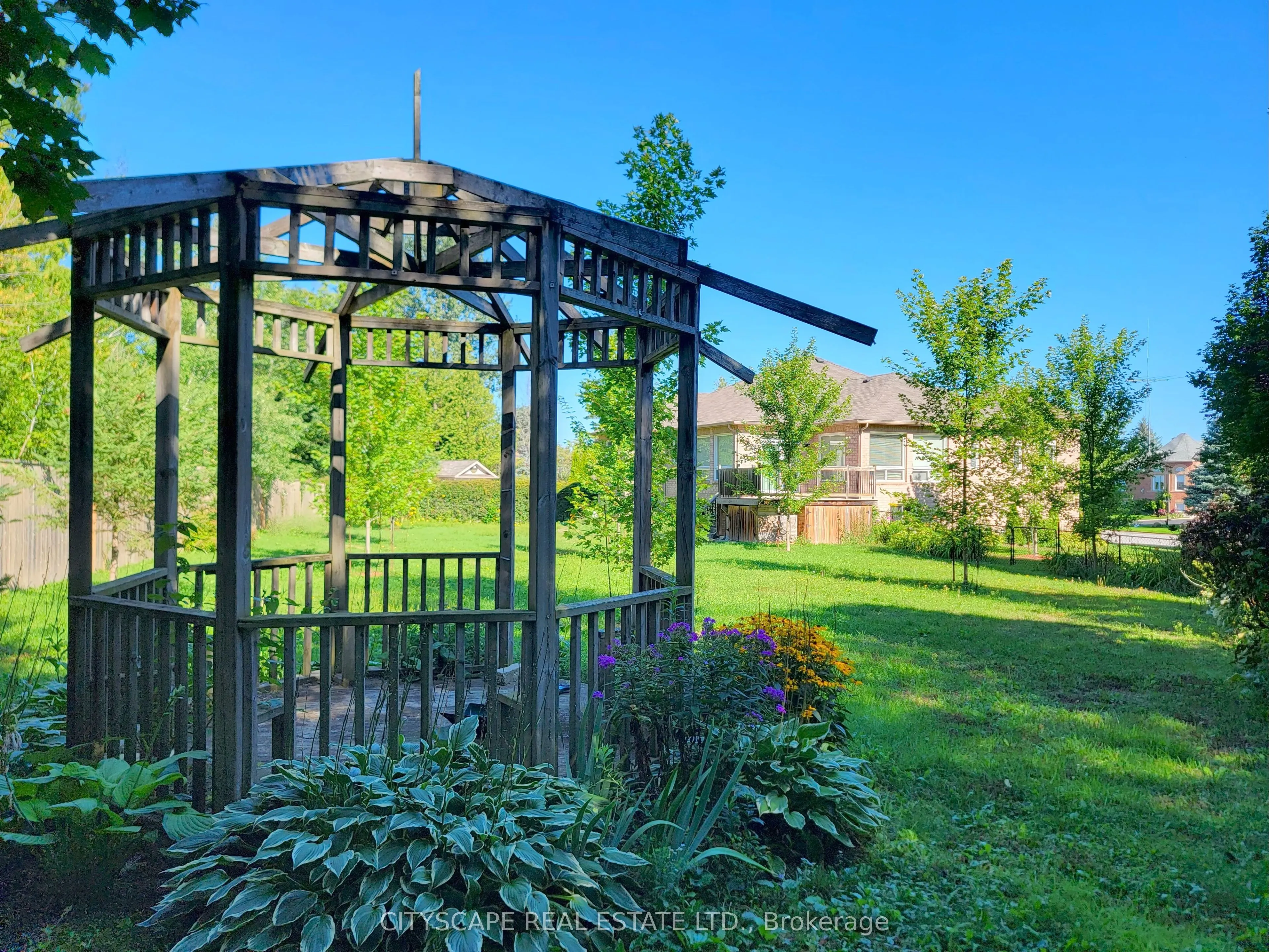 6 Cherry Sands Crescent