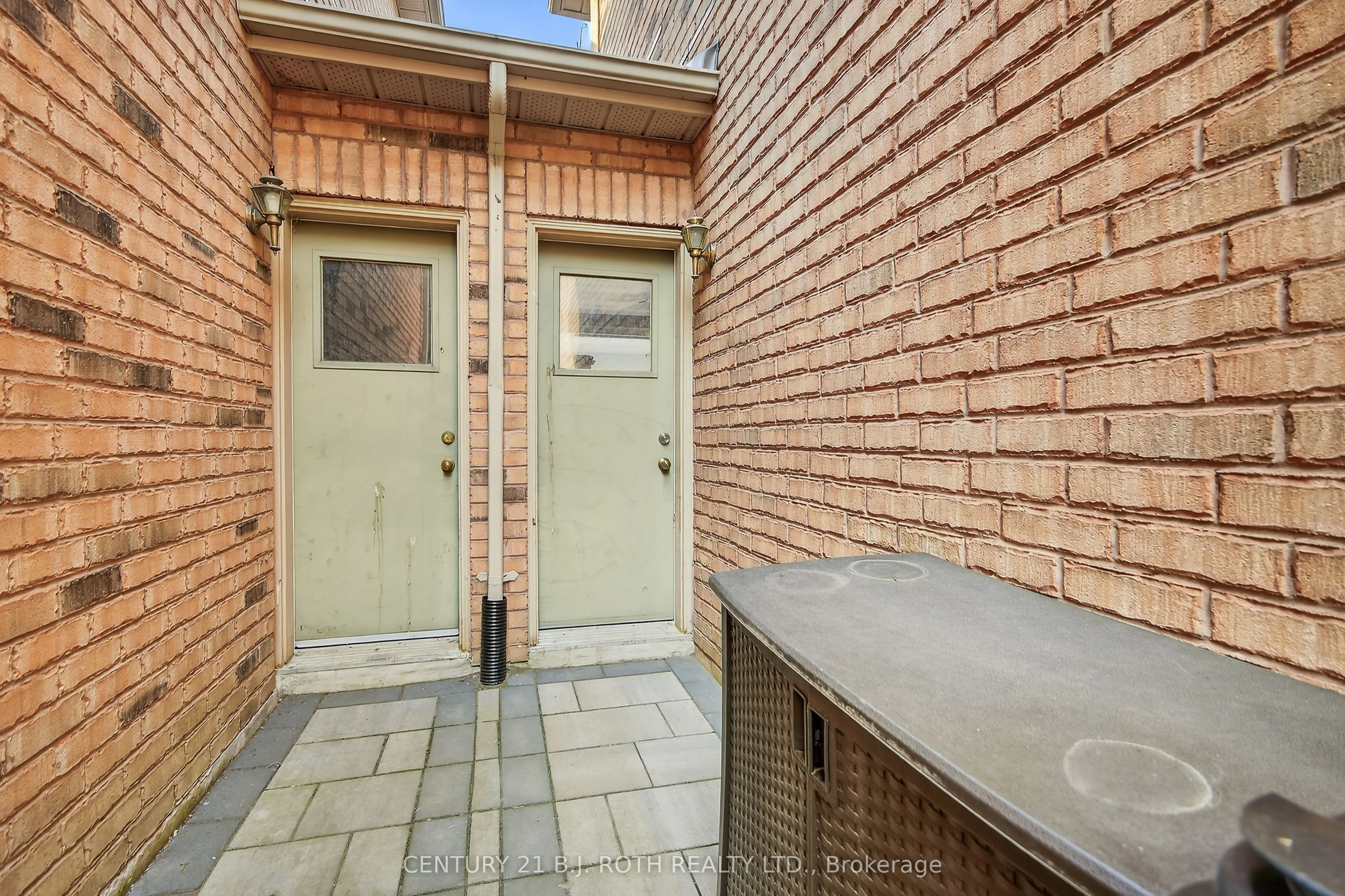 80 BRUCE Crescent