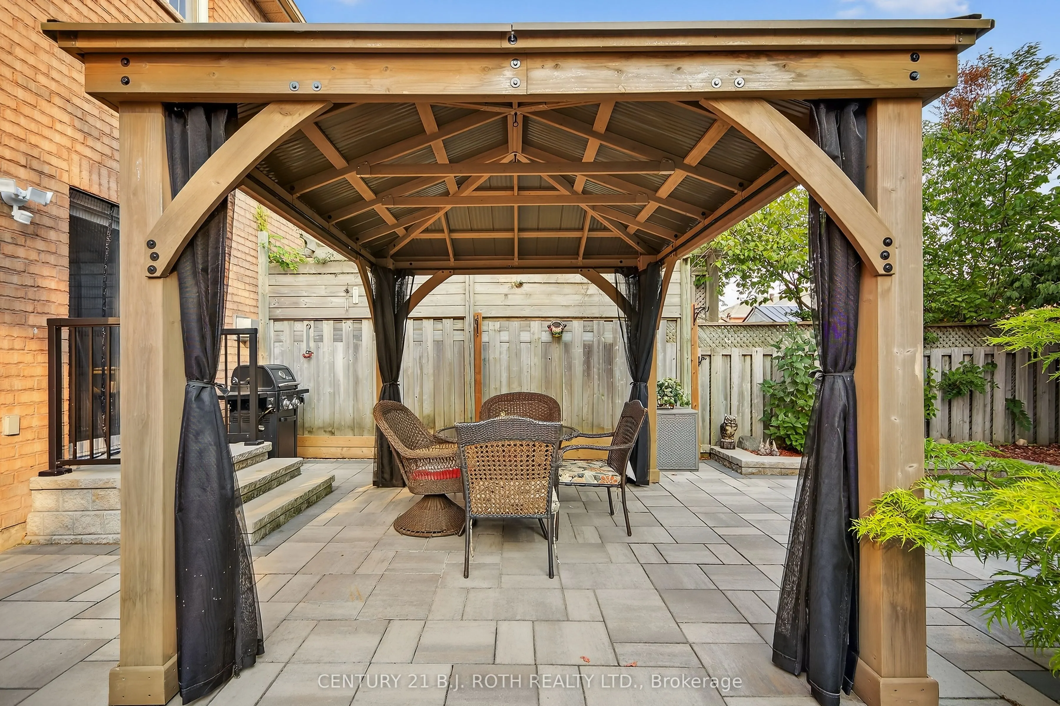 80 BRUCE Crescent