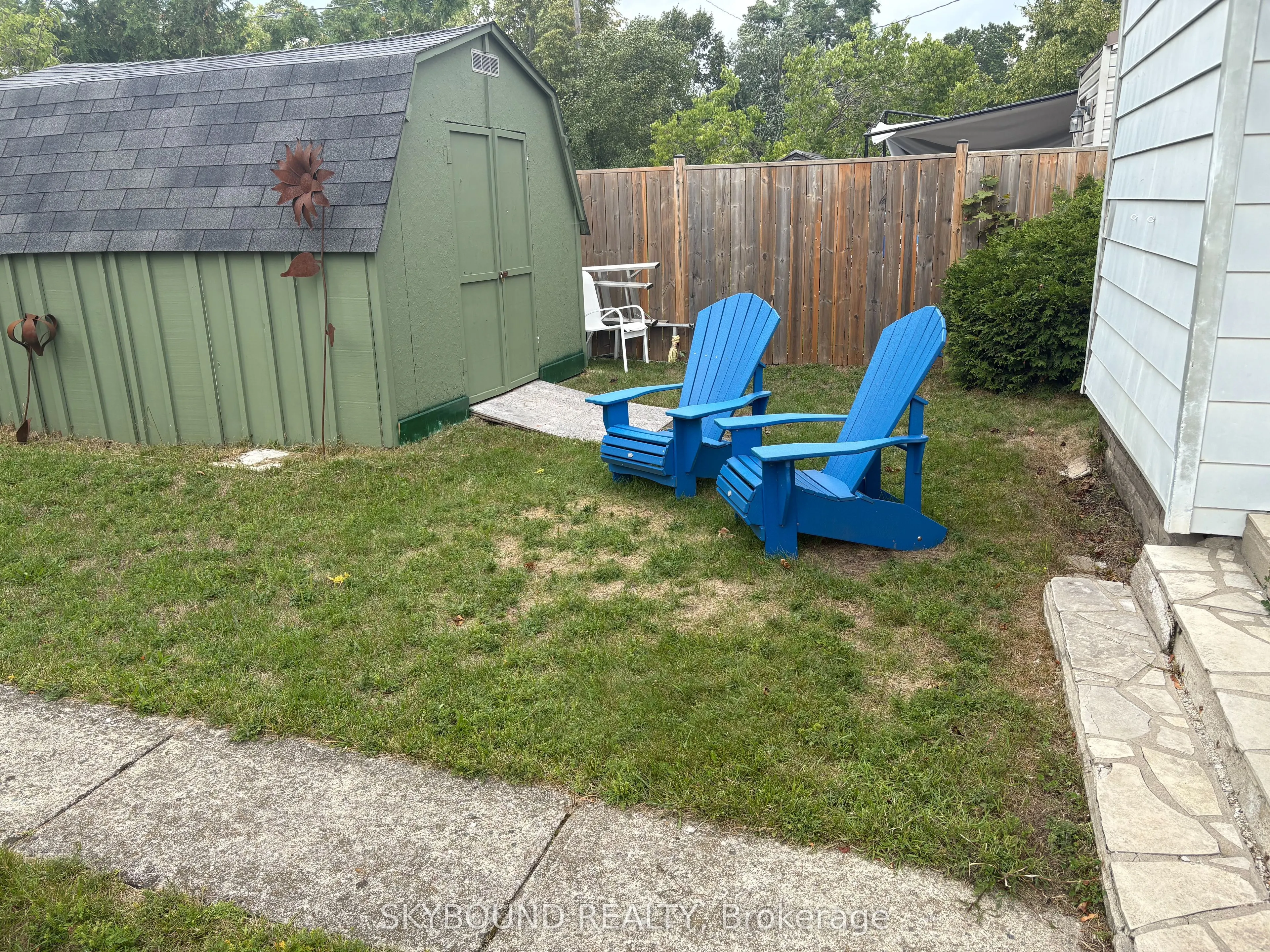 139 Memorial Avenue Avenue