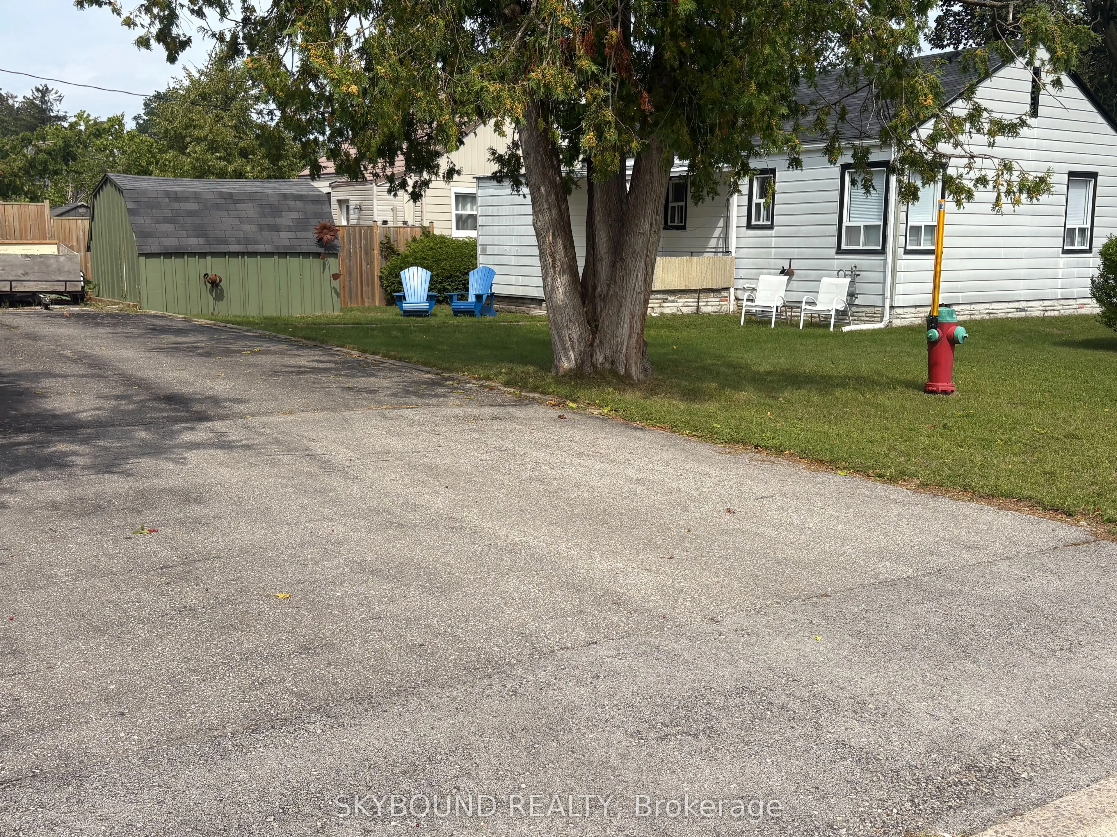 139 Memorial Avenue Avenue
