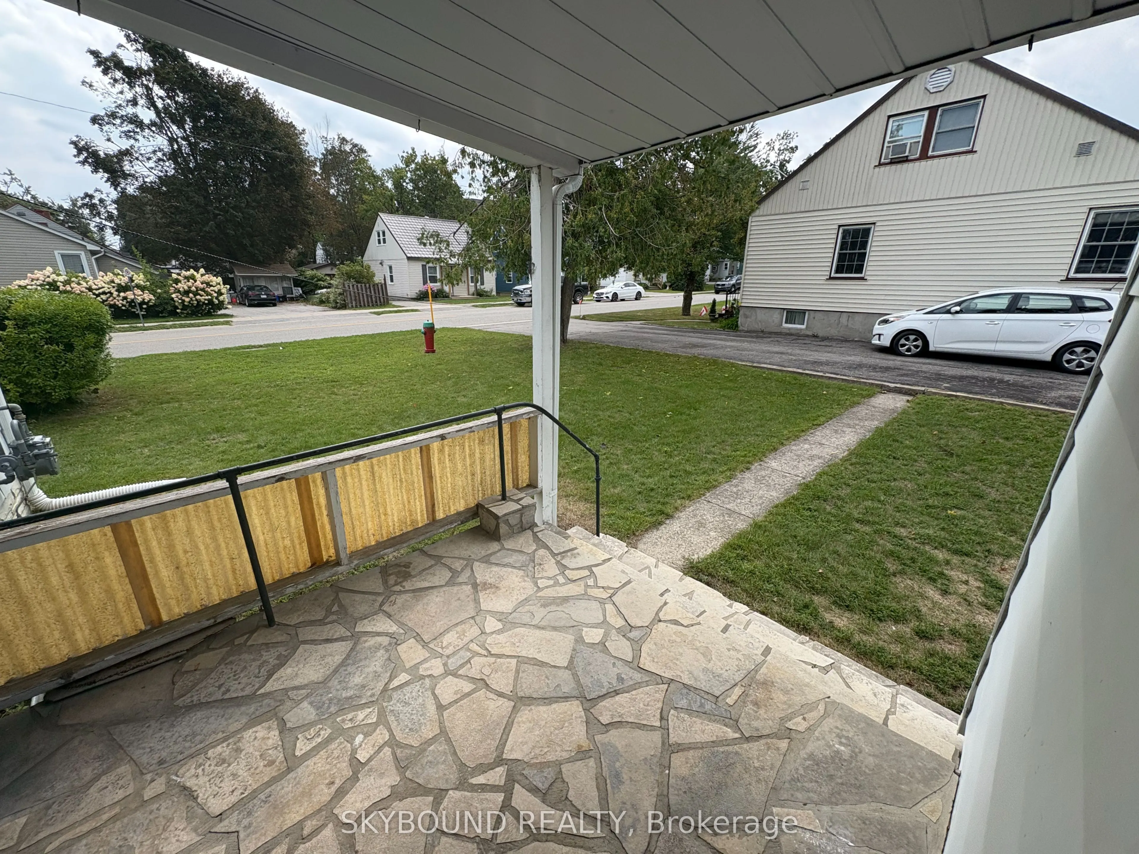 139 Memorial Avenue Avenue
