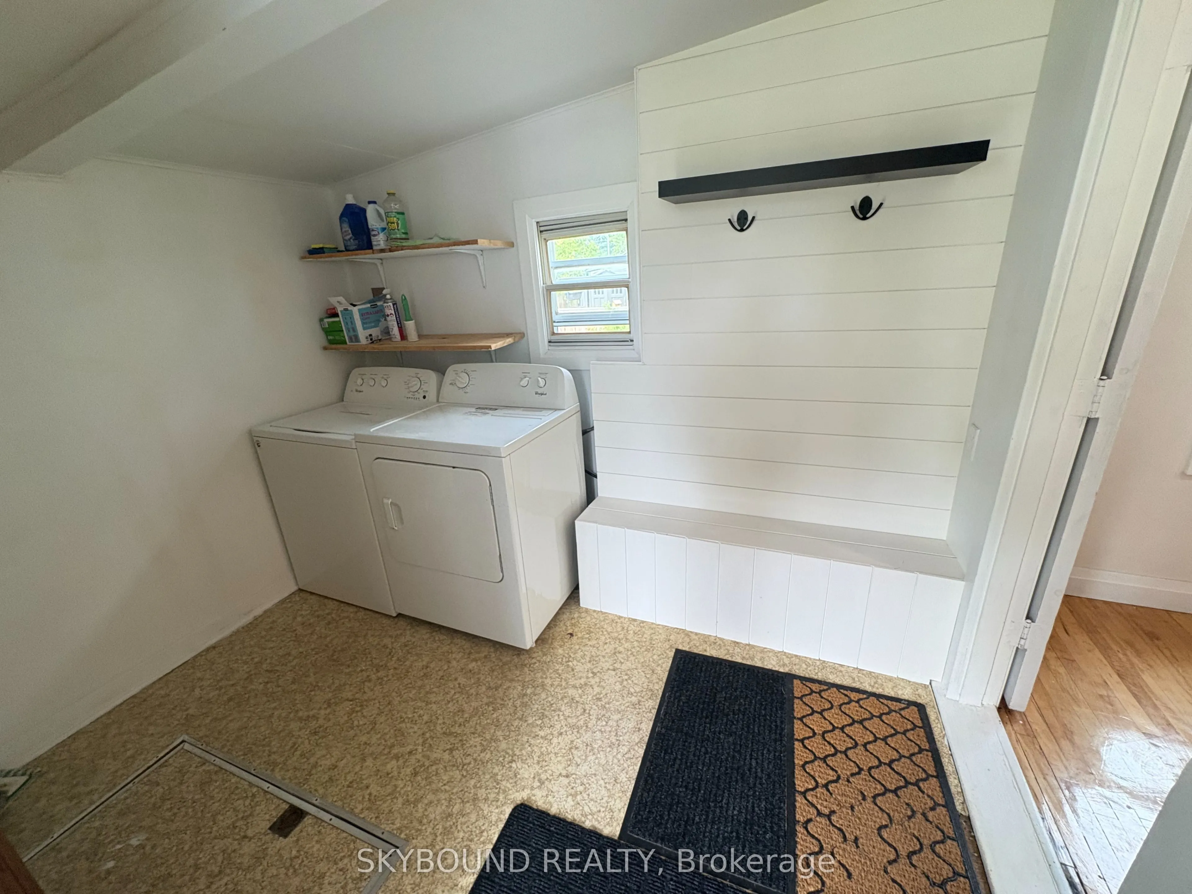 139 Memorial Avenue Avenue
