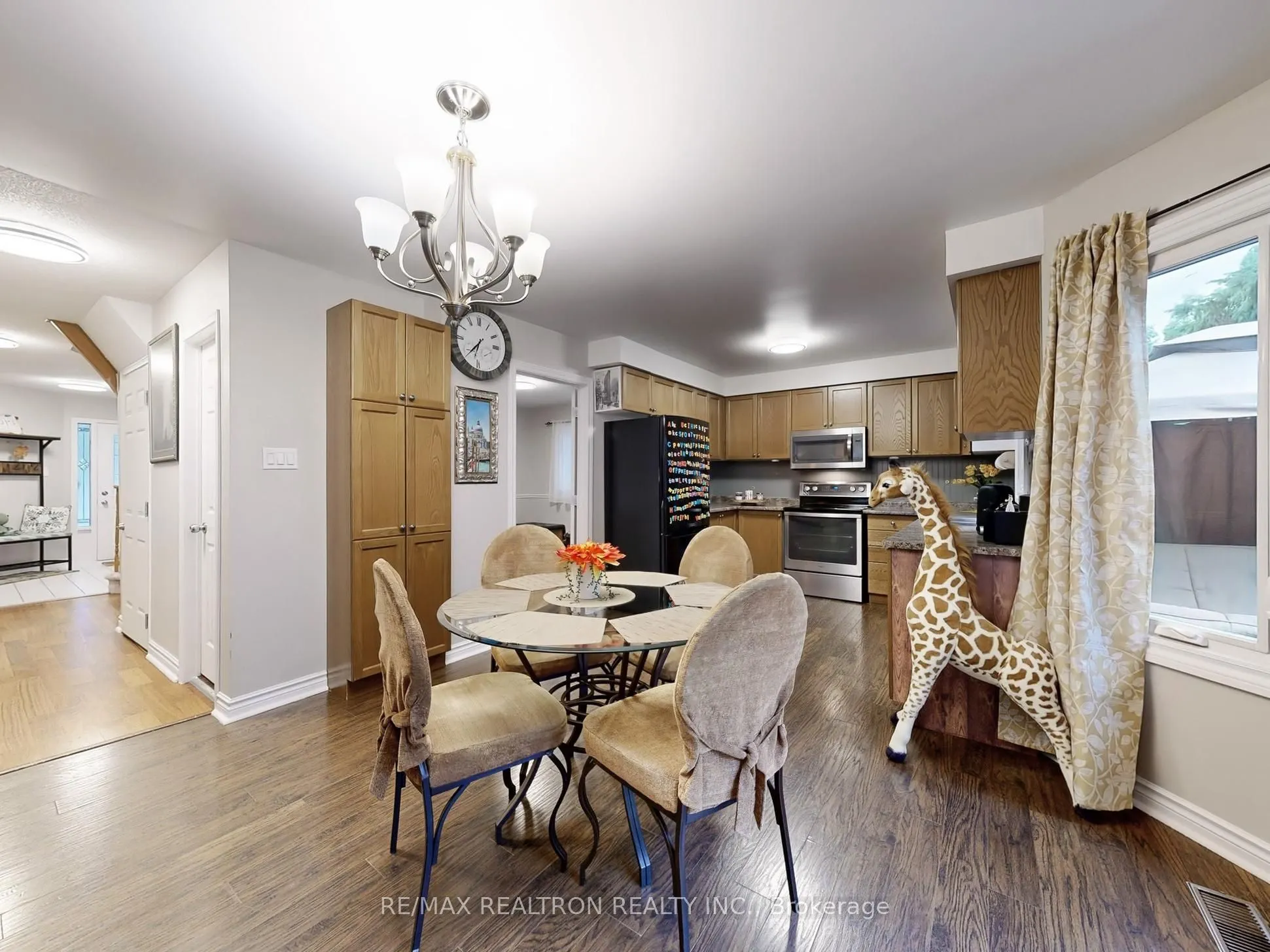 27 Moore Place, #Main & 2nd Flr