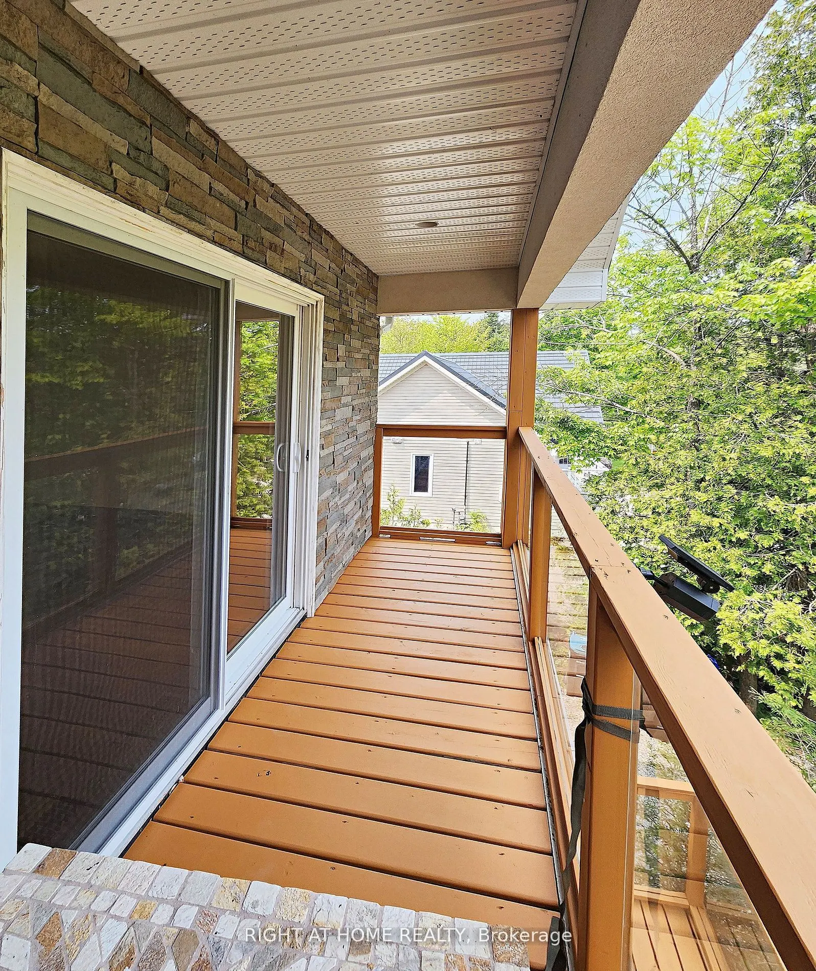 2384 Champlain Road