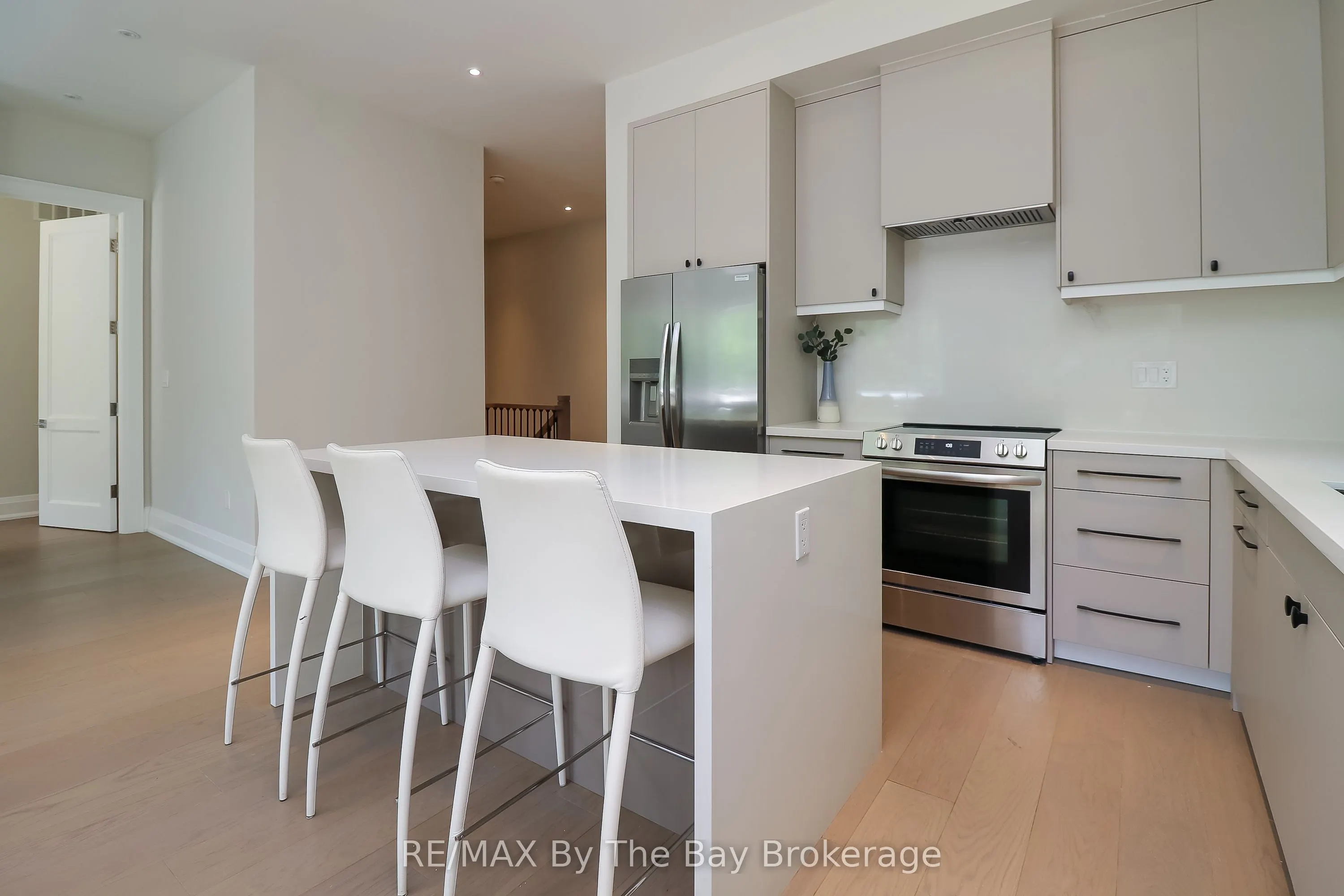 35 48TH Street N