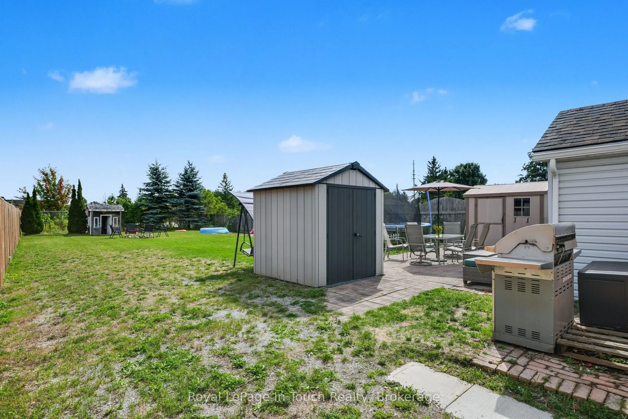 116 Robert Street E
