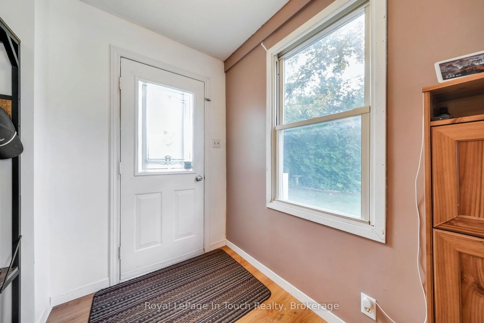 116 Robert Street E