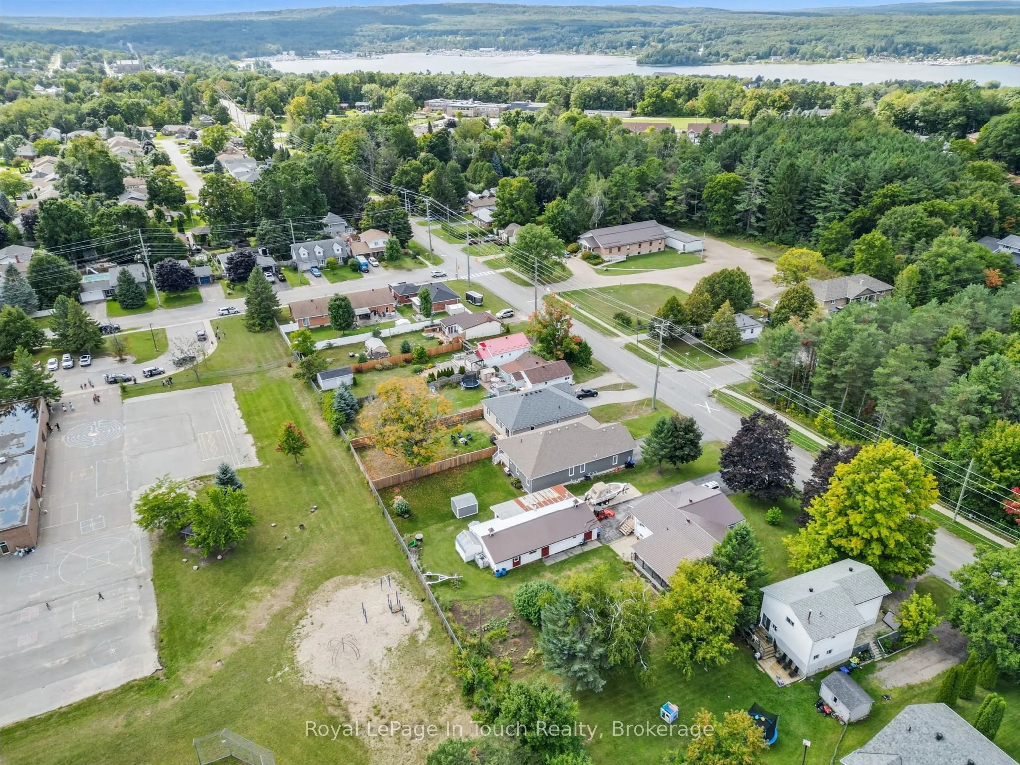 116 Robert Street E