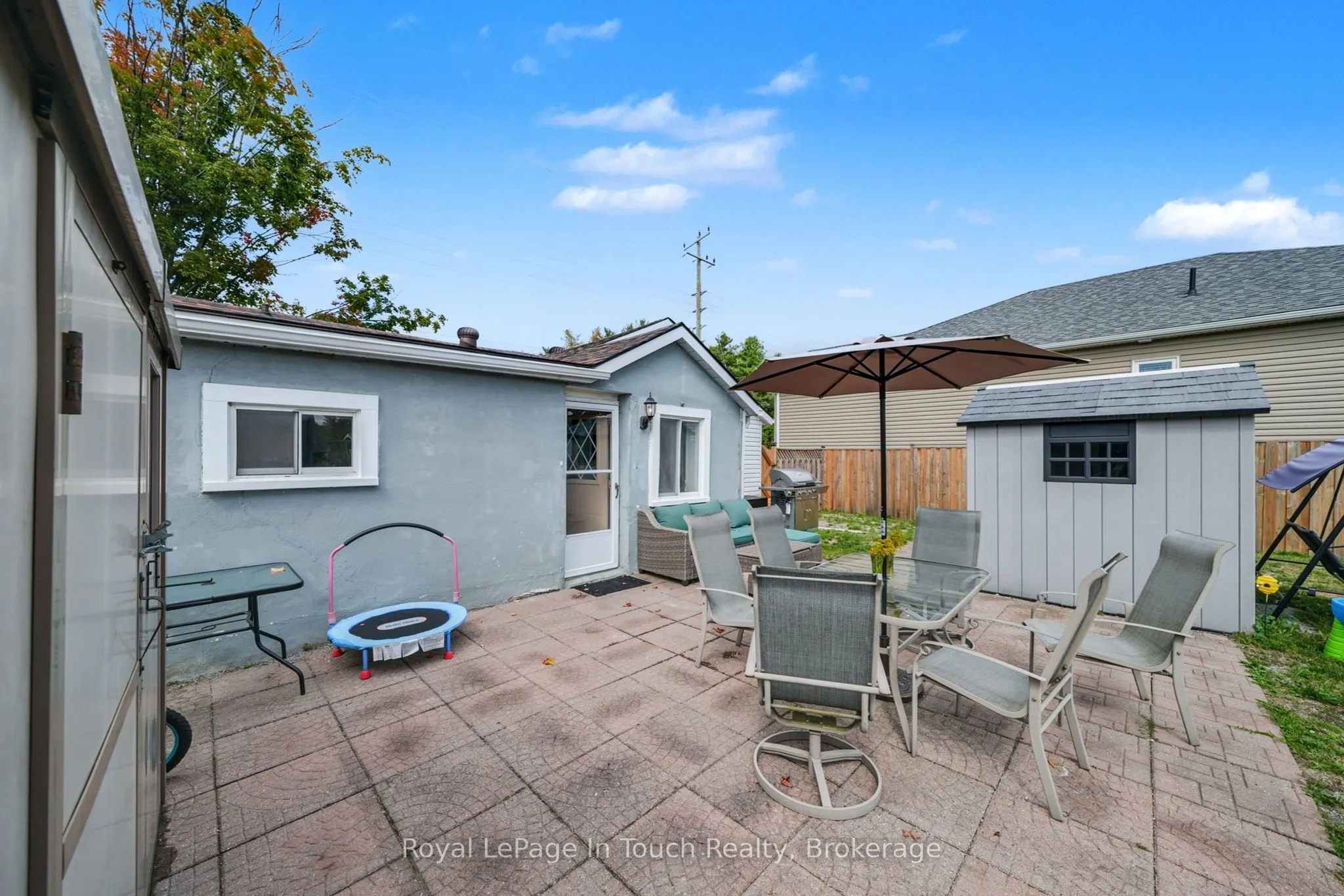 116 Robert Street E
