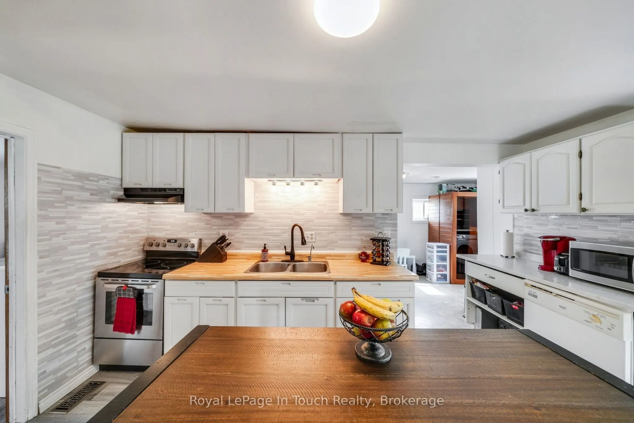 116 Robert Street E