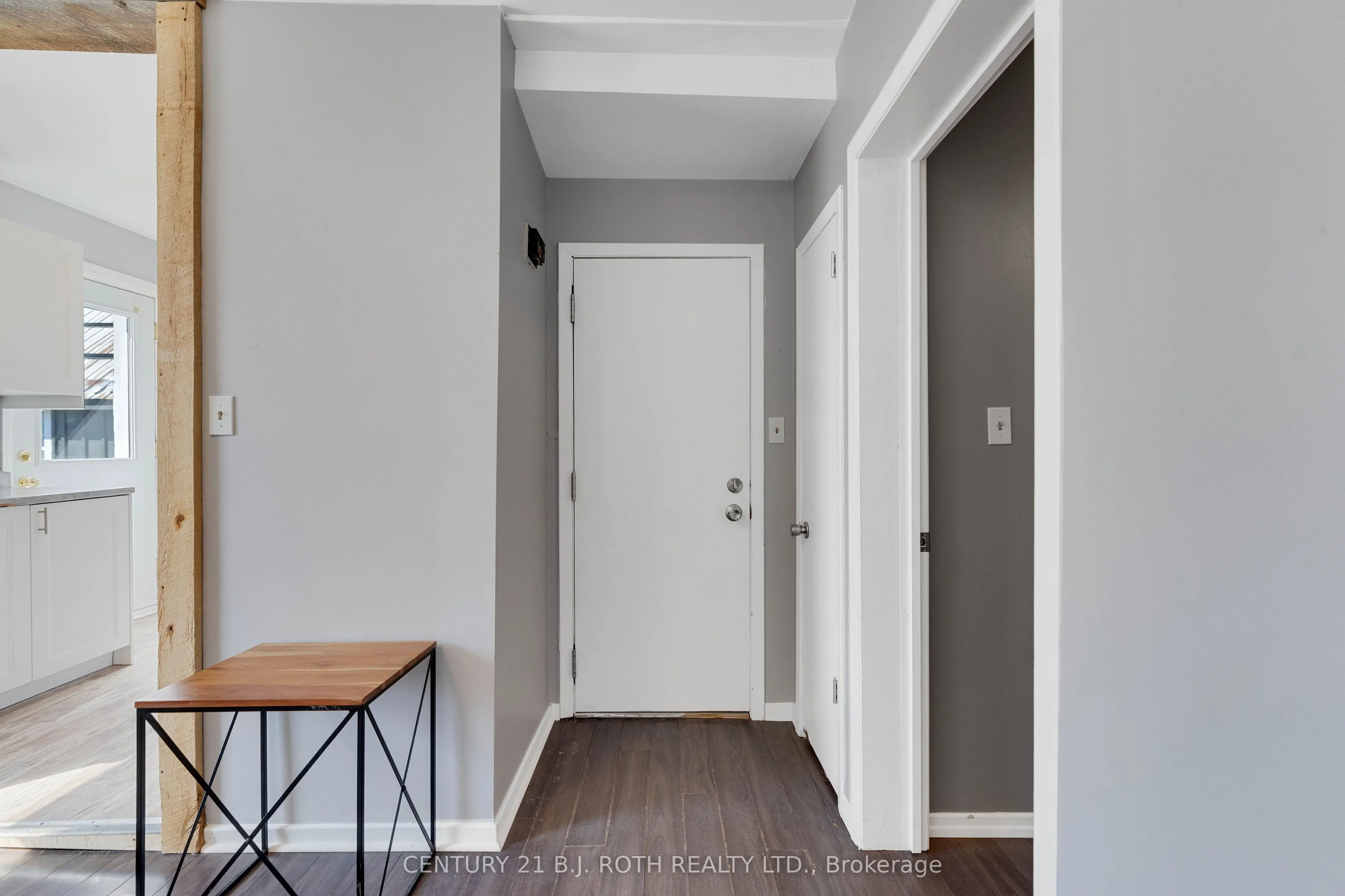 59 Mississaga Street W, #UPPER LEVEL UNIT