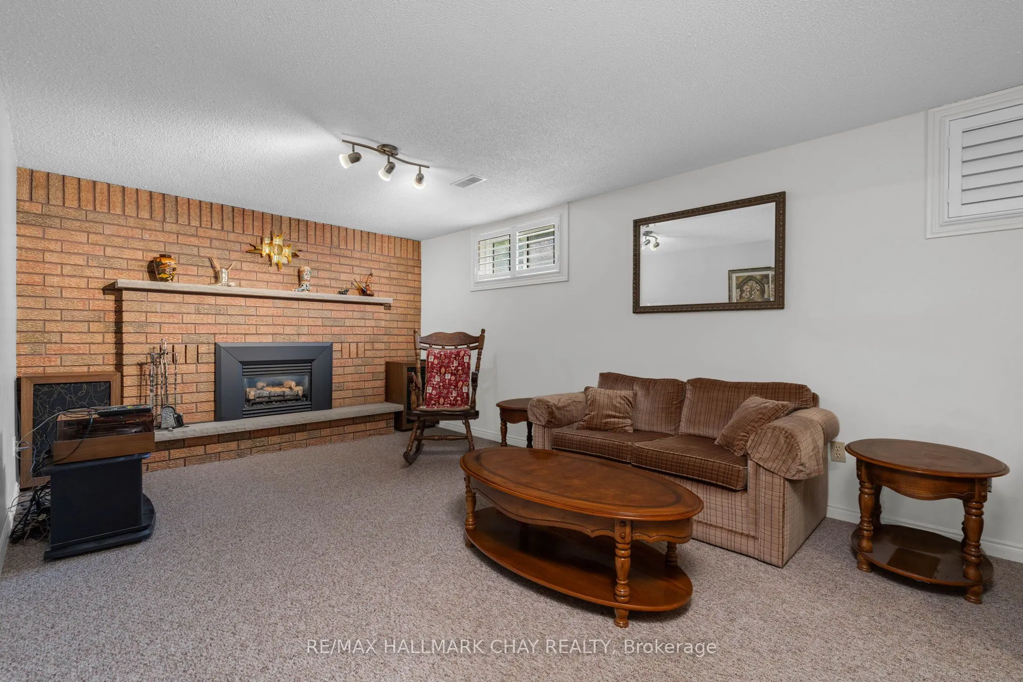 19 Algonquin Trail