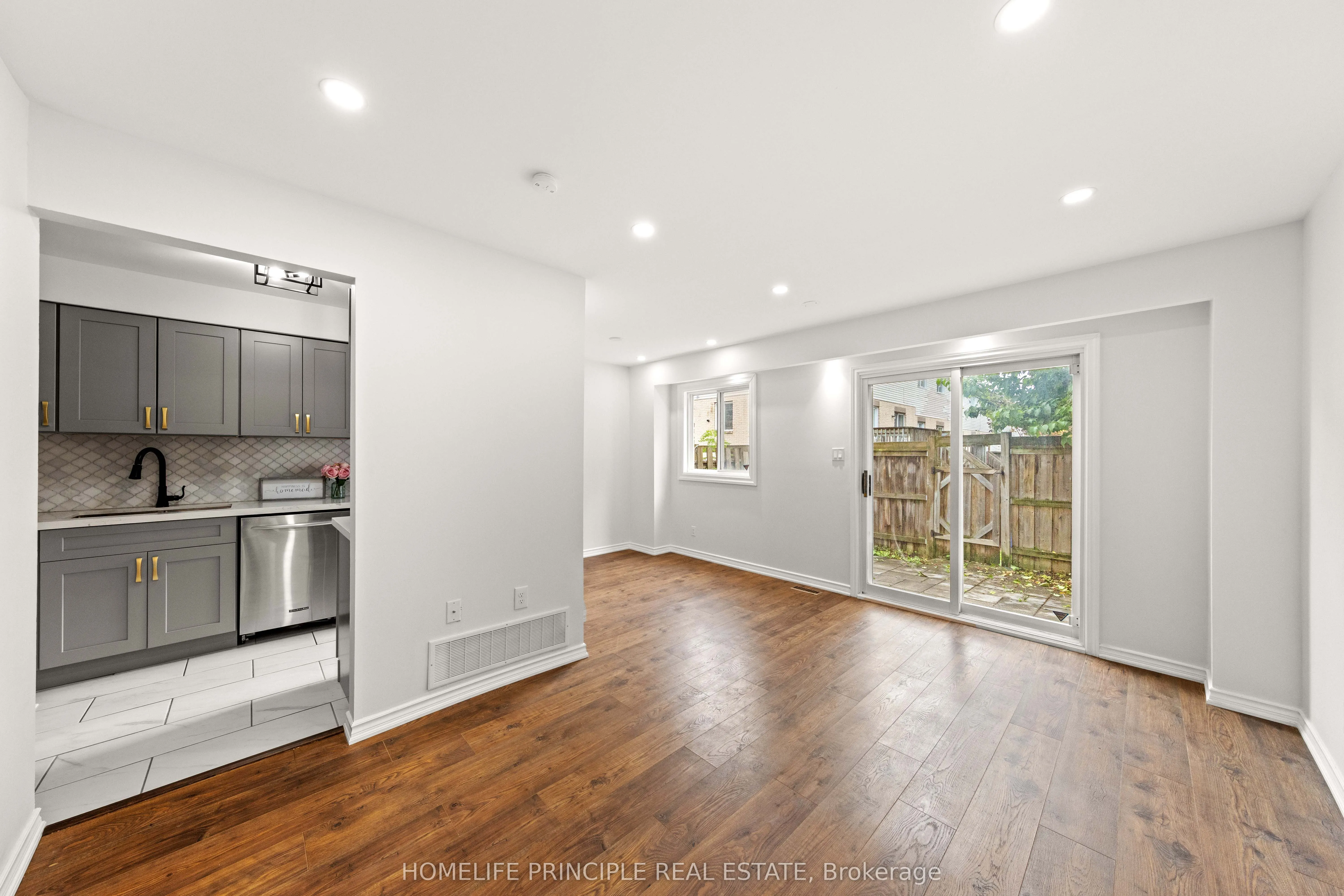 261 Rose Street, #16