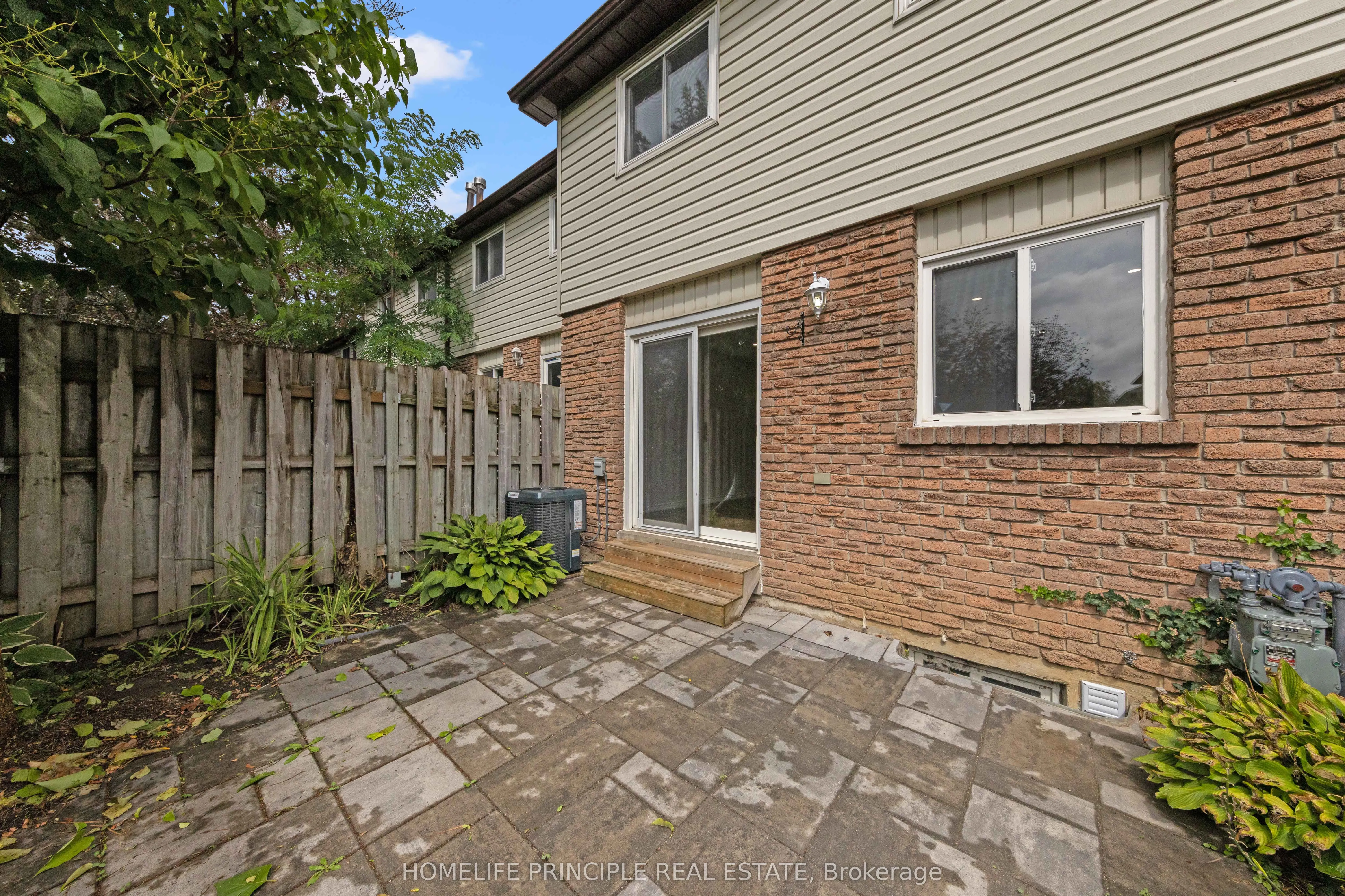 261 Rose Street, #16
