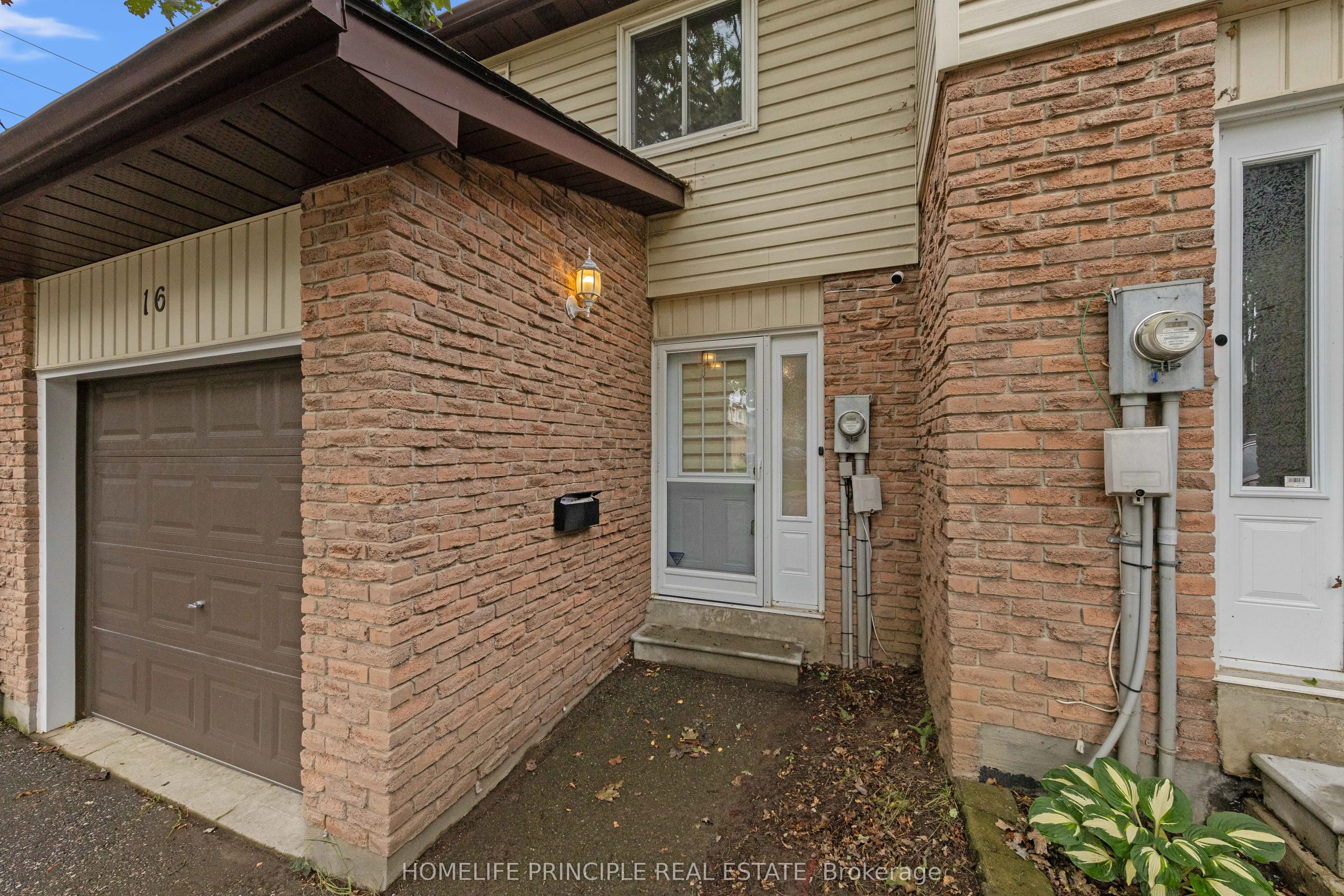 261 Rose Street, #16