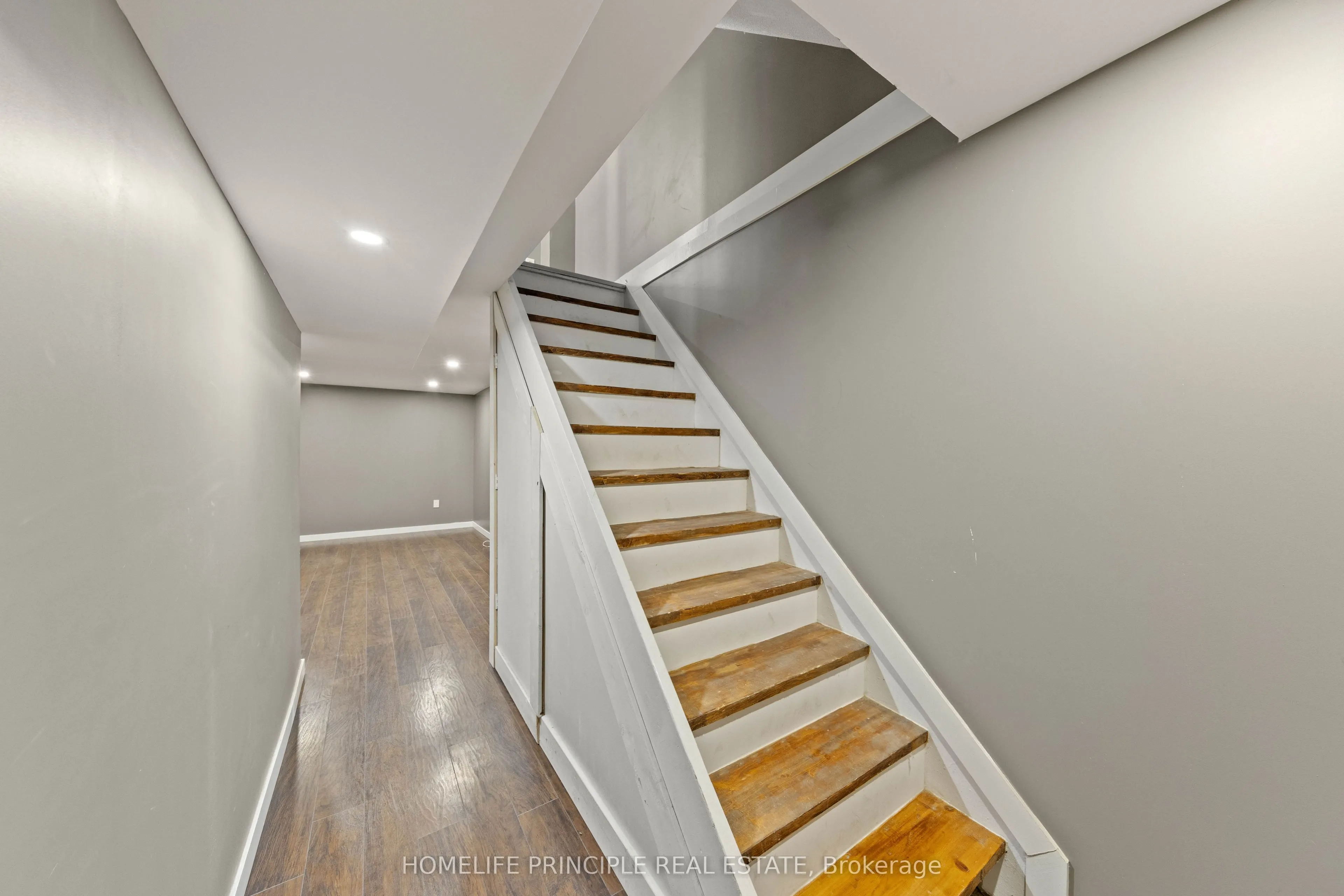 261 Rose Street, #16
