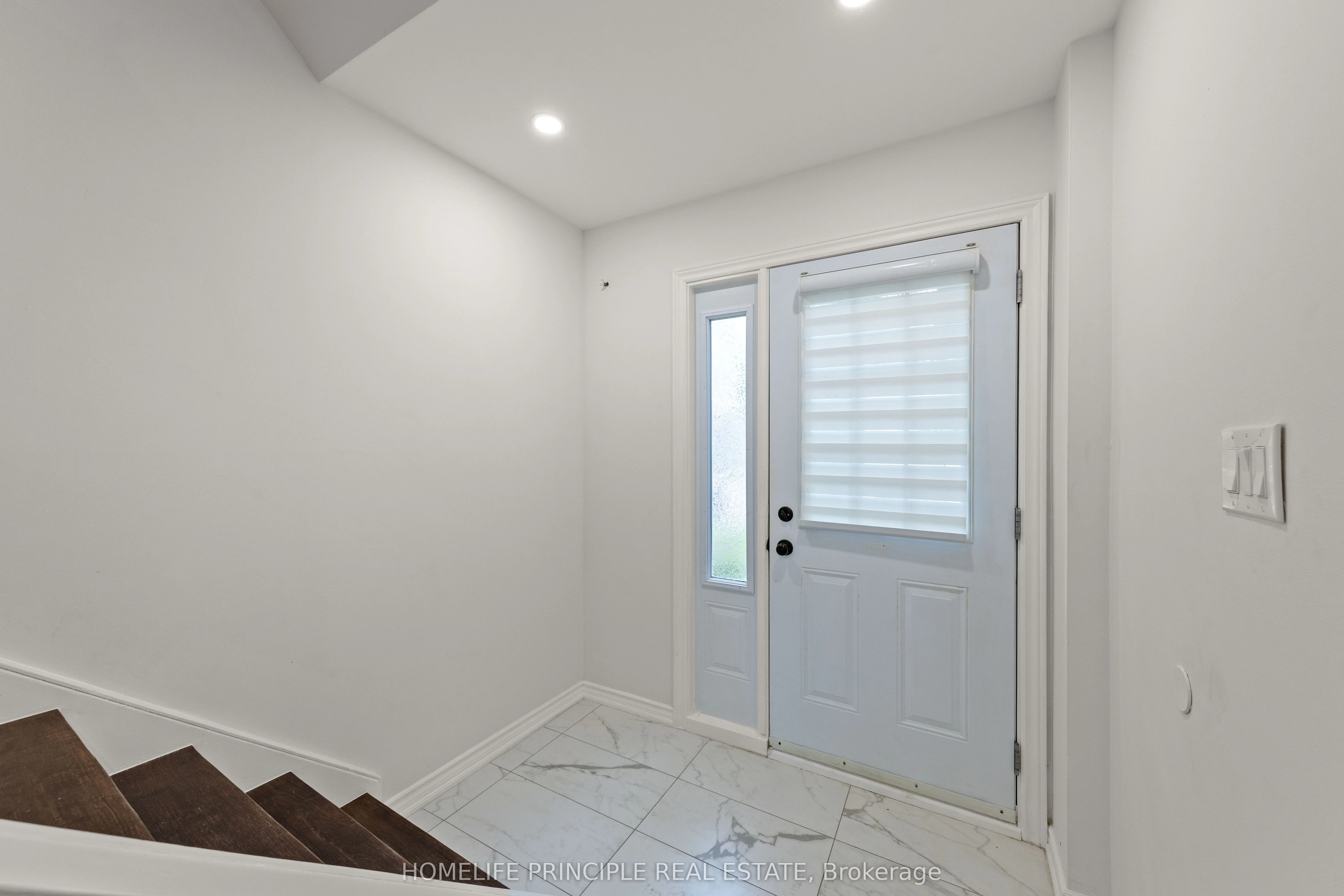 261 Rose Street, #16