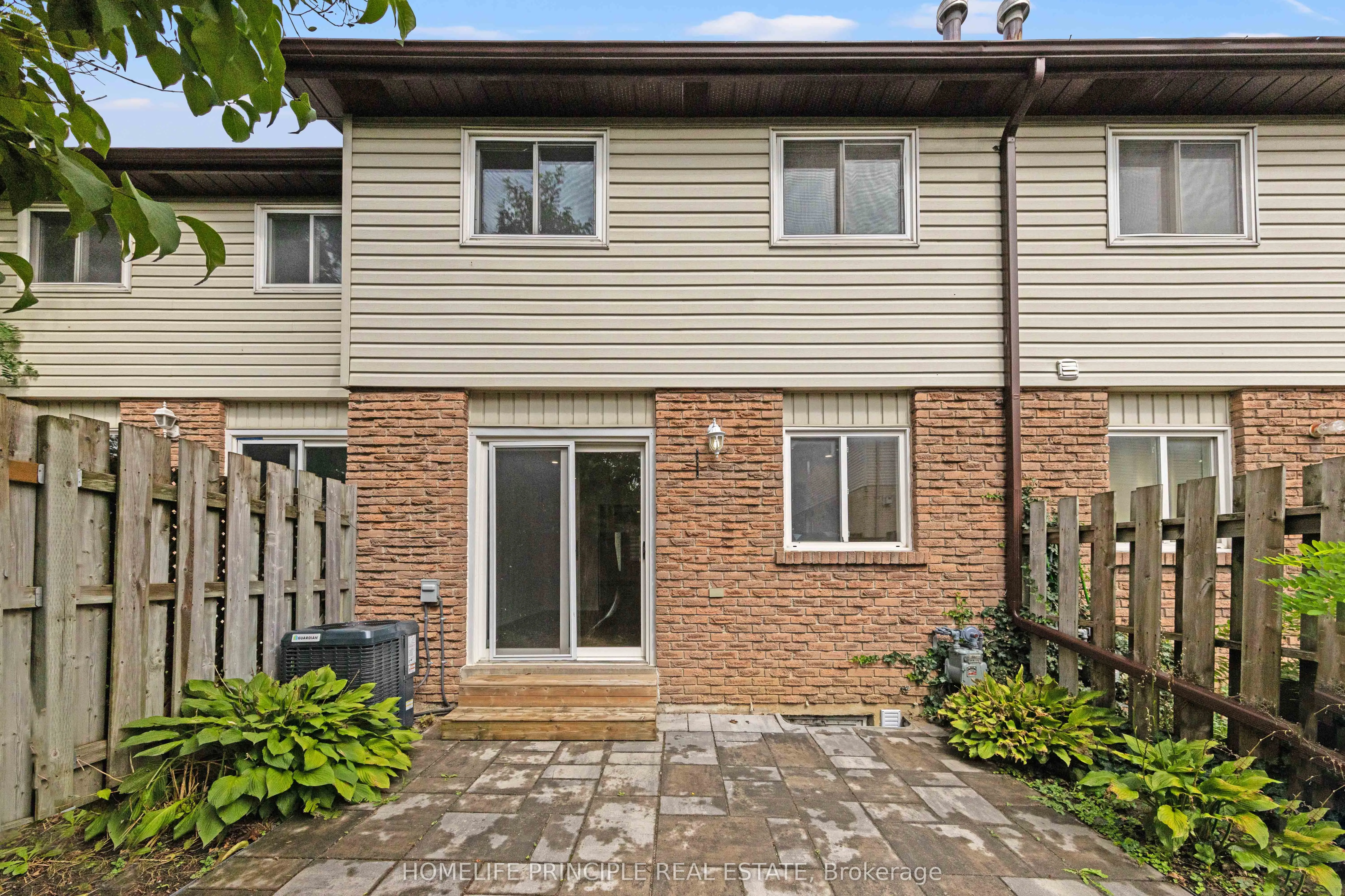261 Rose Street, #16