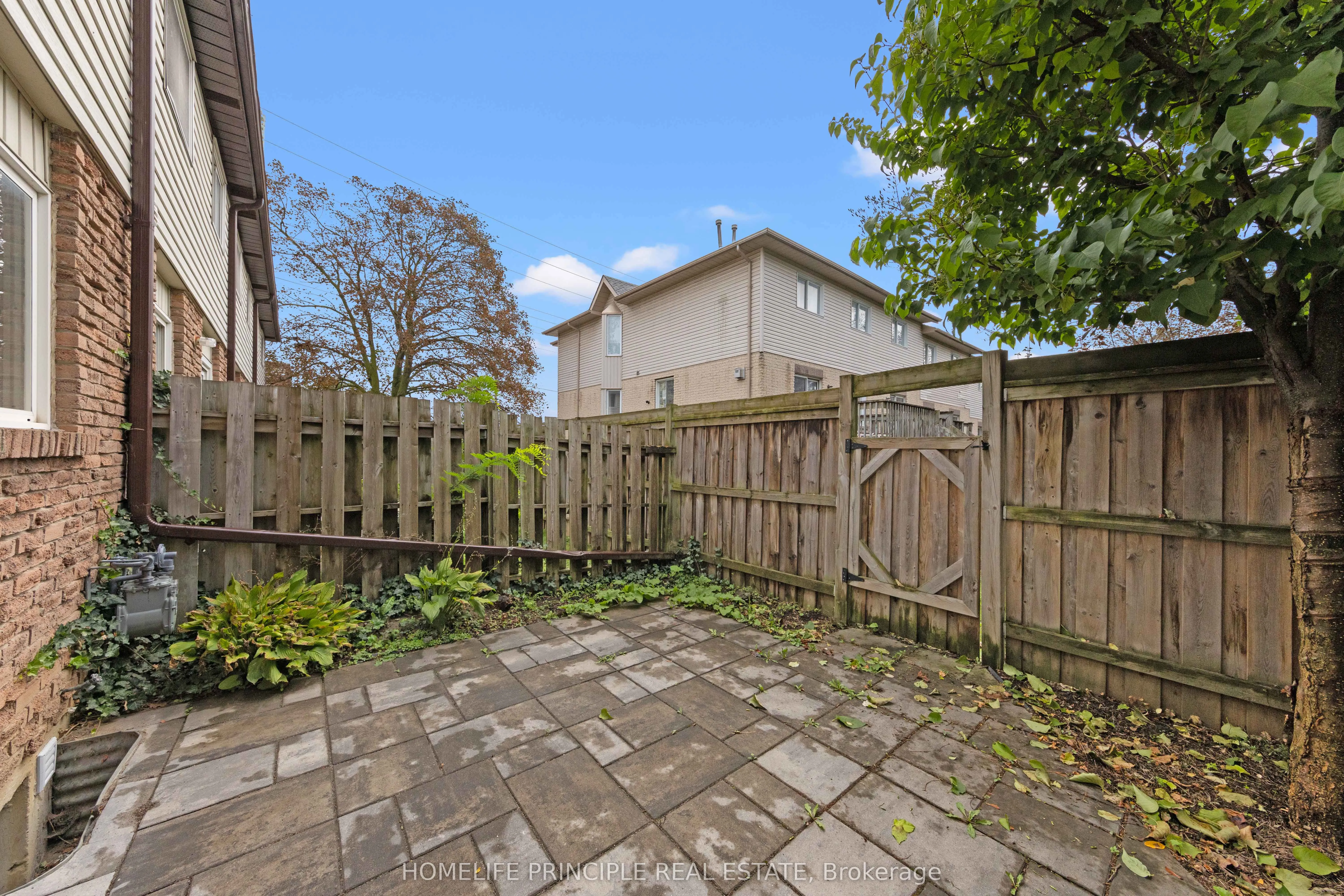 261 Rose Street, #16