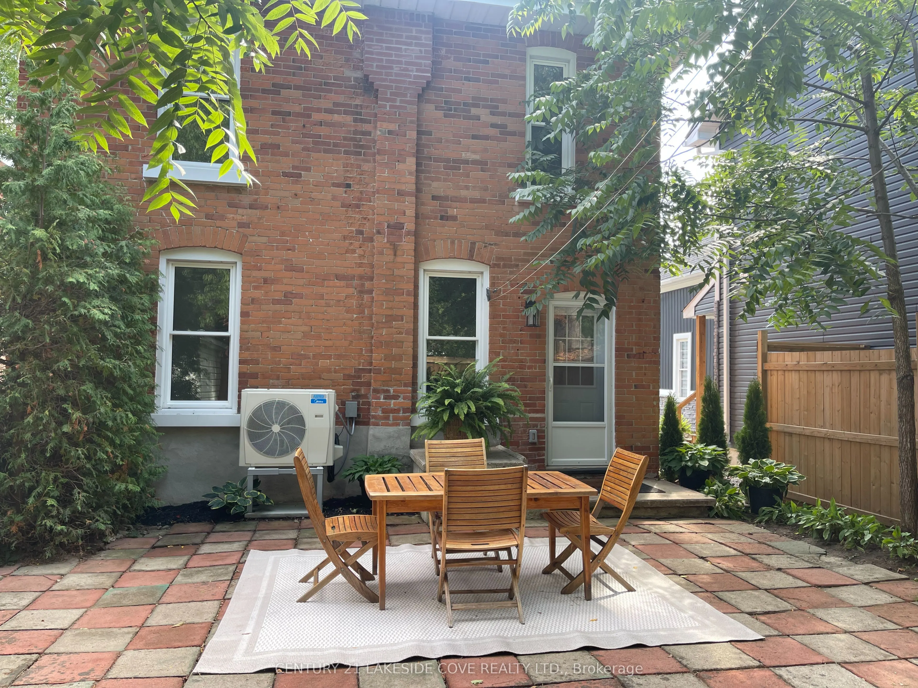 74 Penetang Street