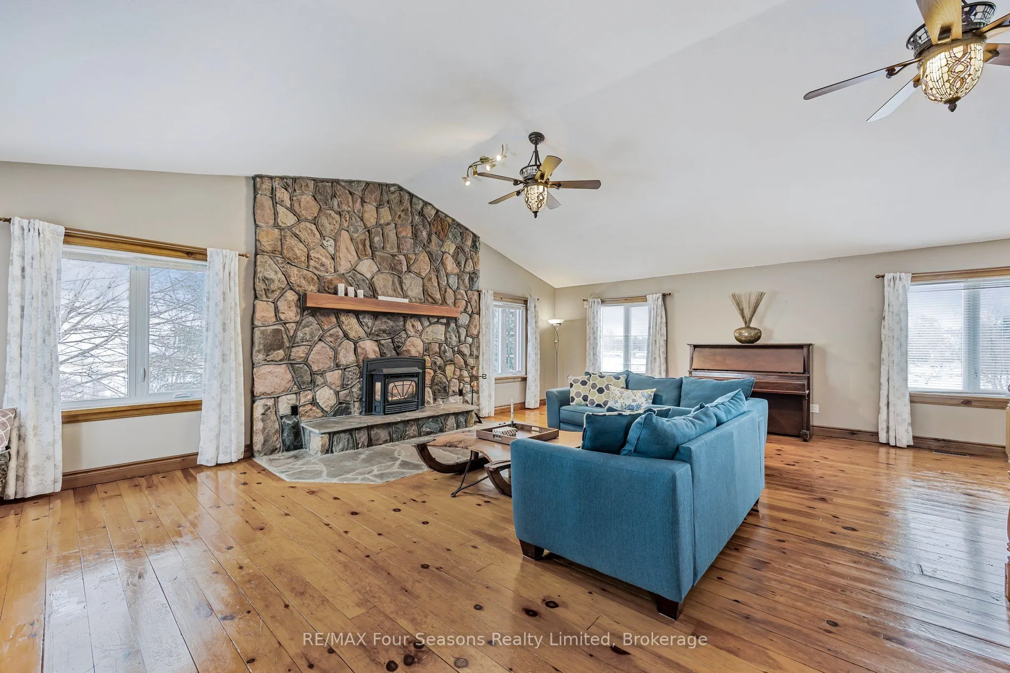 3 Sydenham Trail E