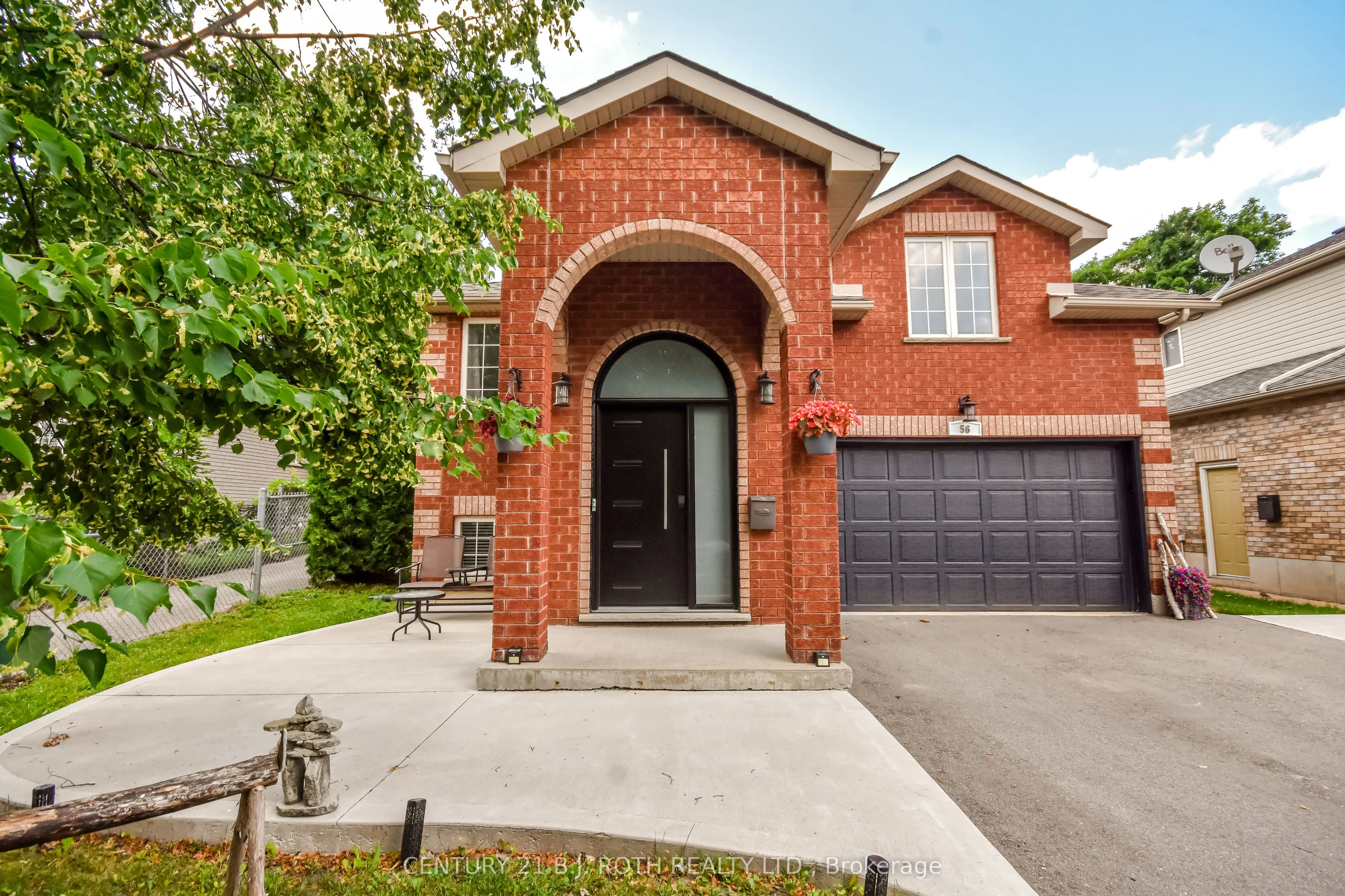 56 Monique Crescent