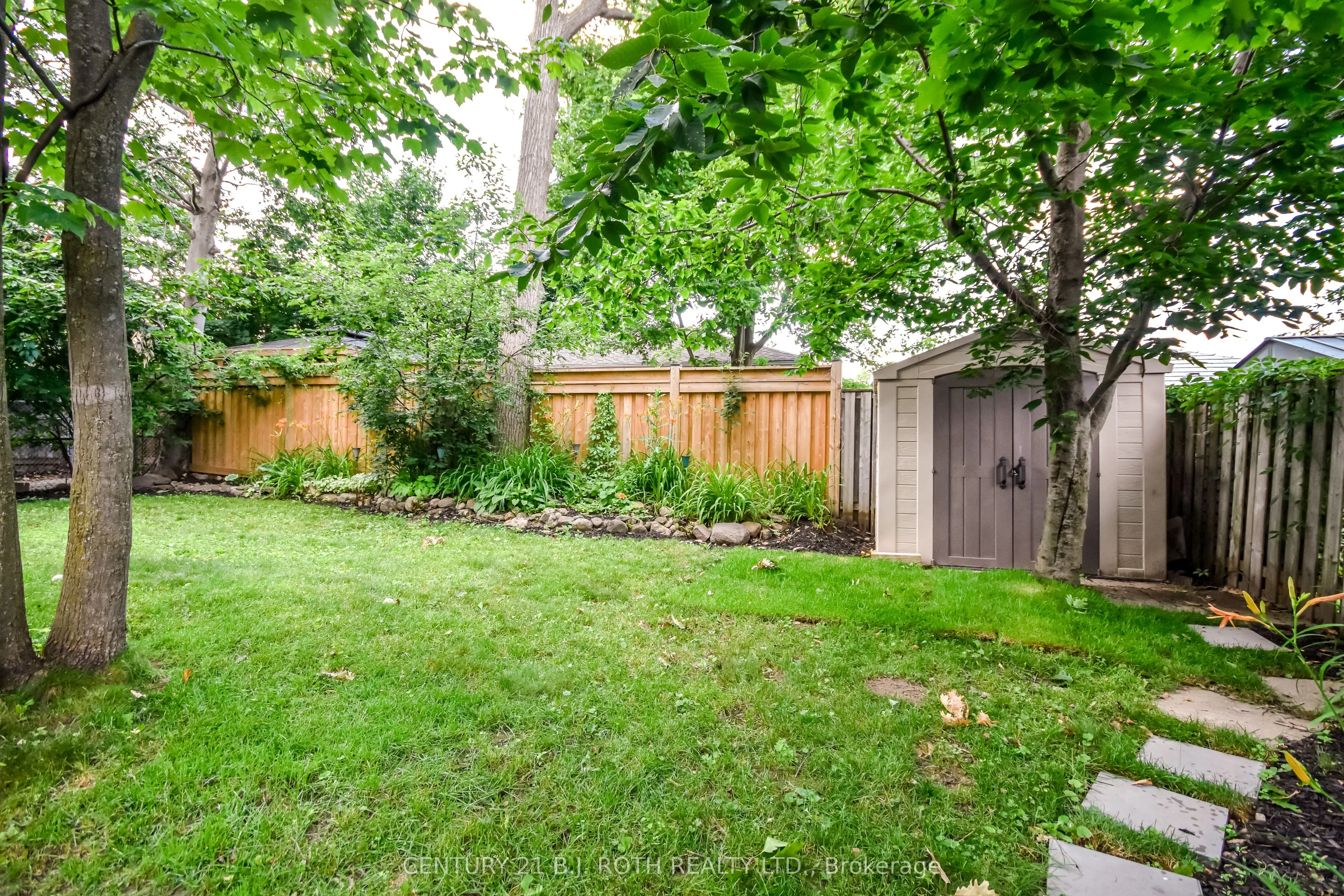 56 Monique Crescent