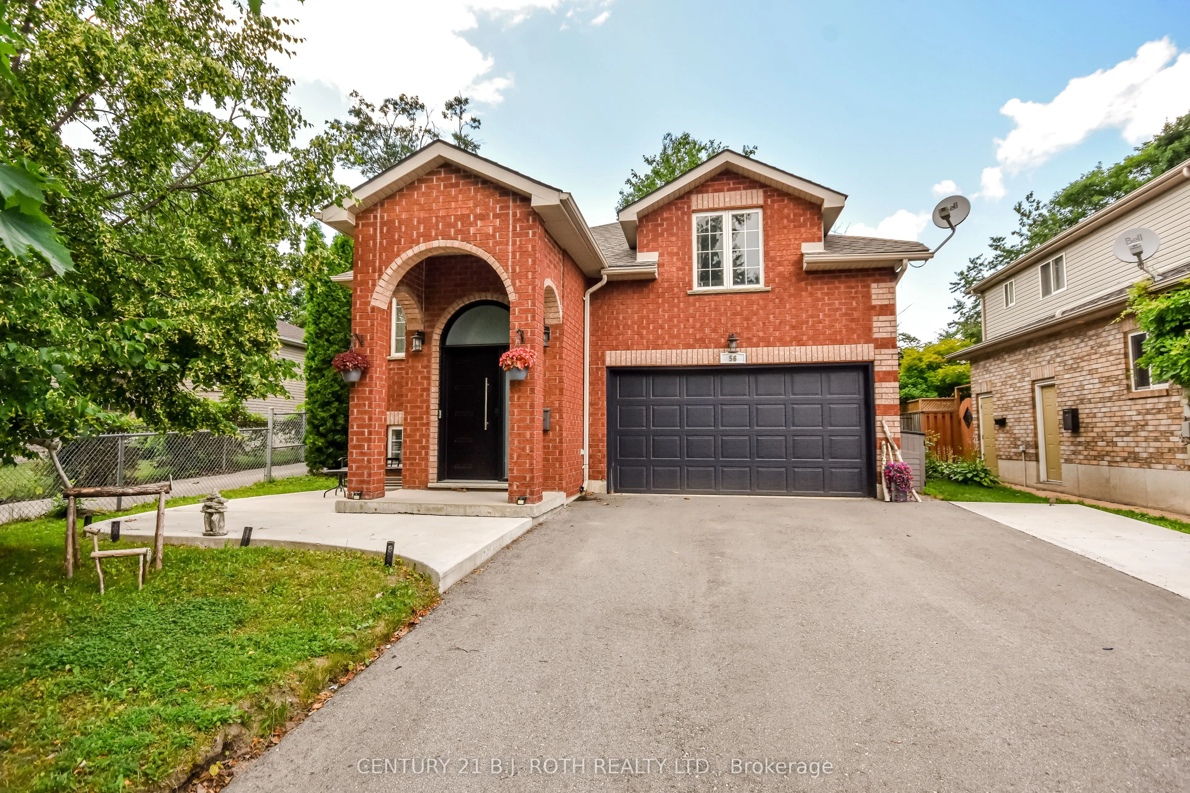 56 Monique Crescent
