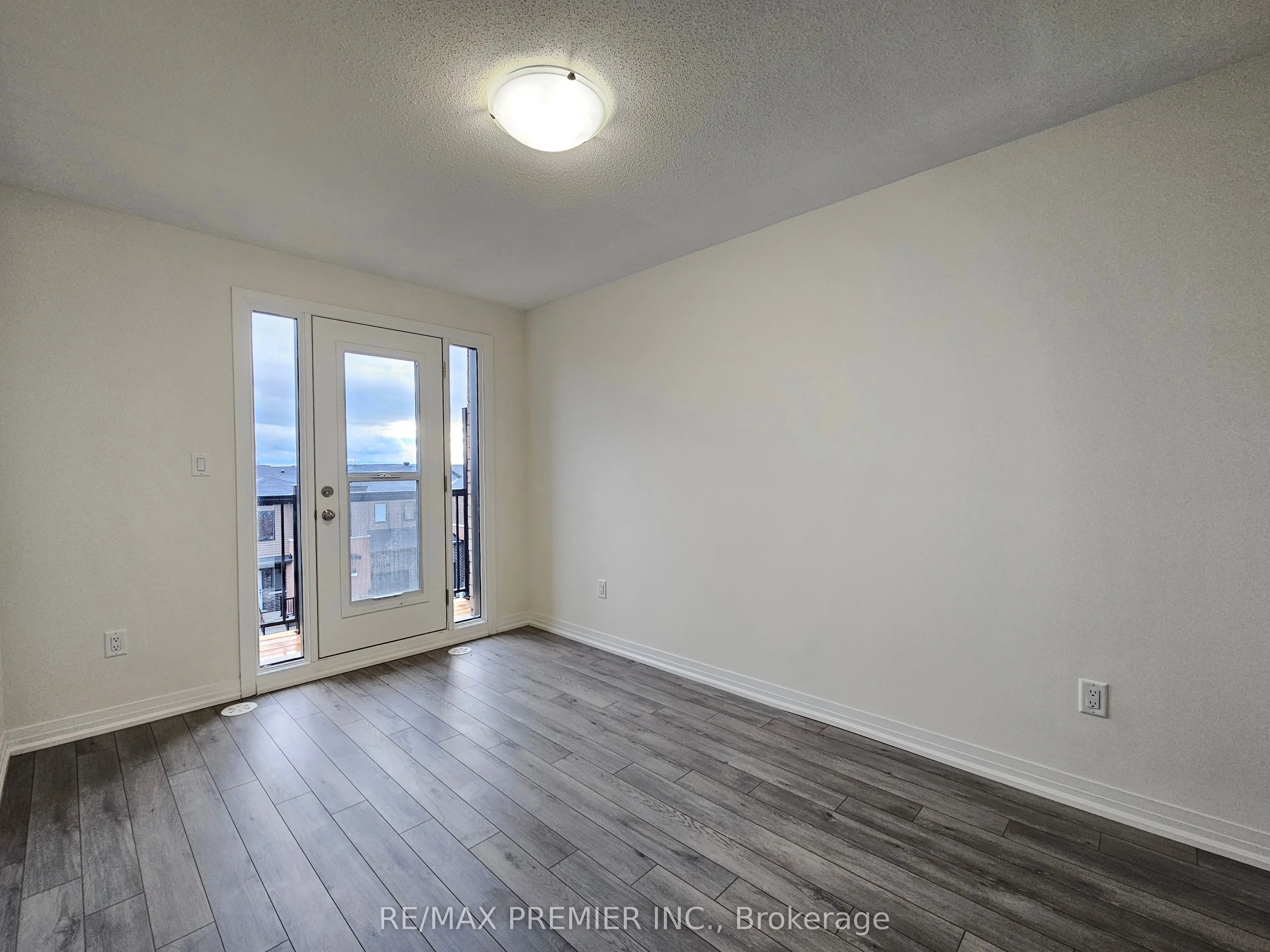 142 Turnberry Lane