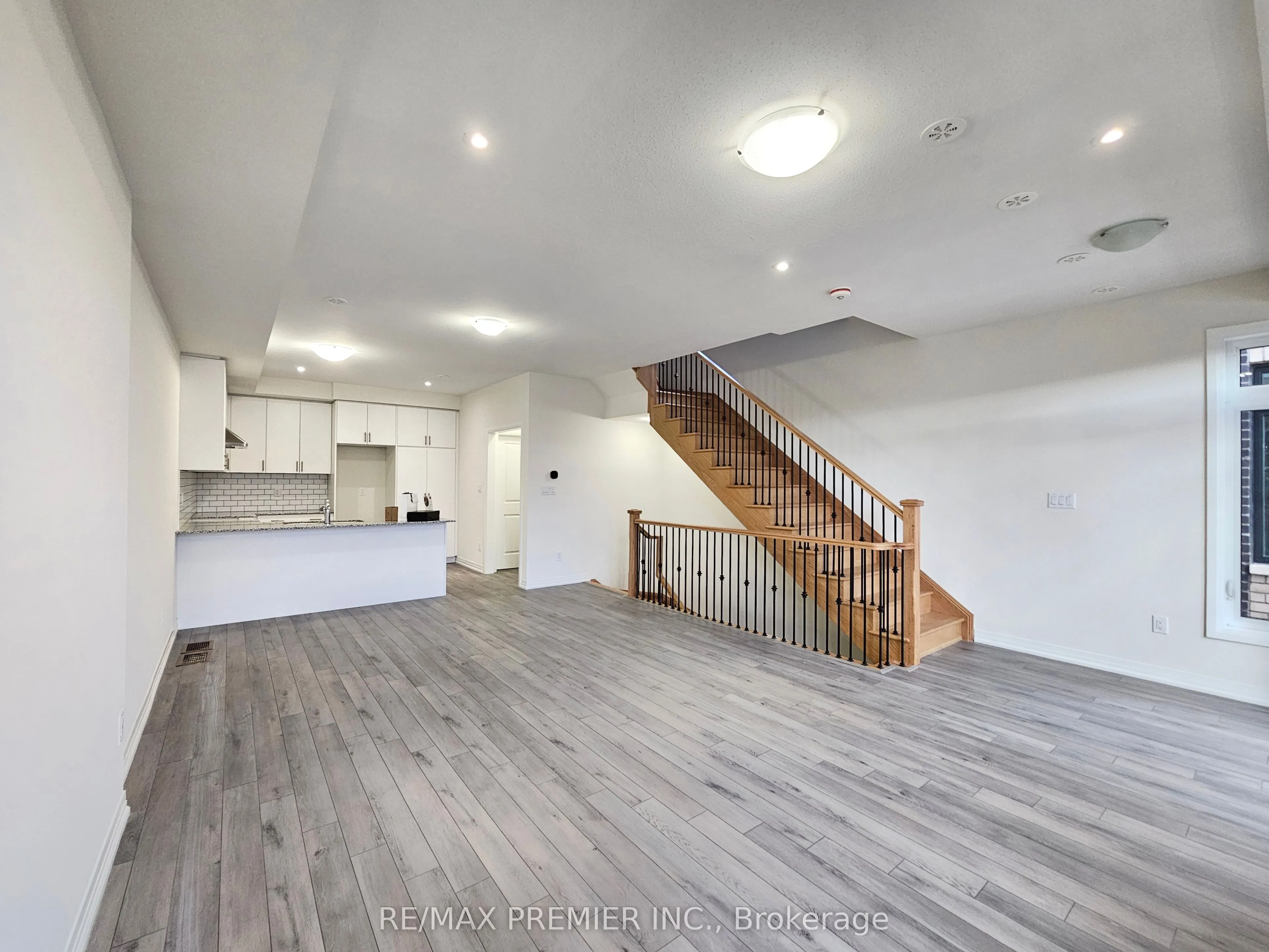 142 Turnberry Lane