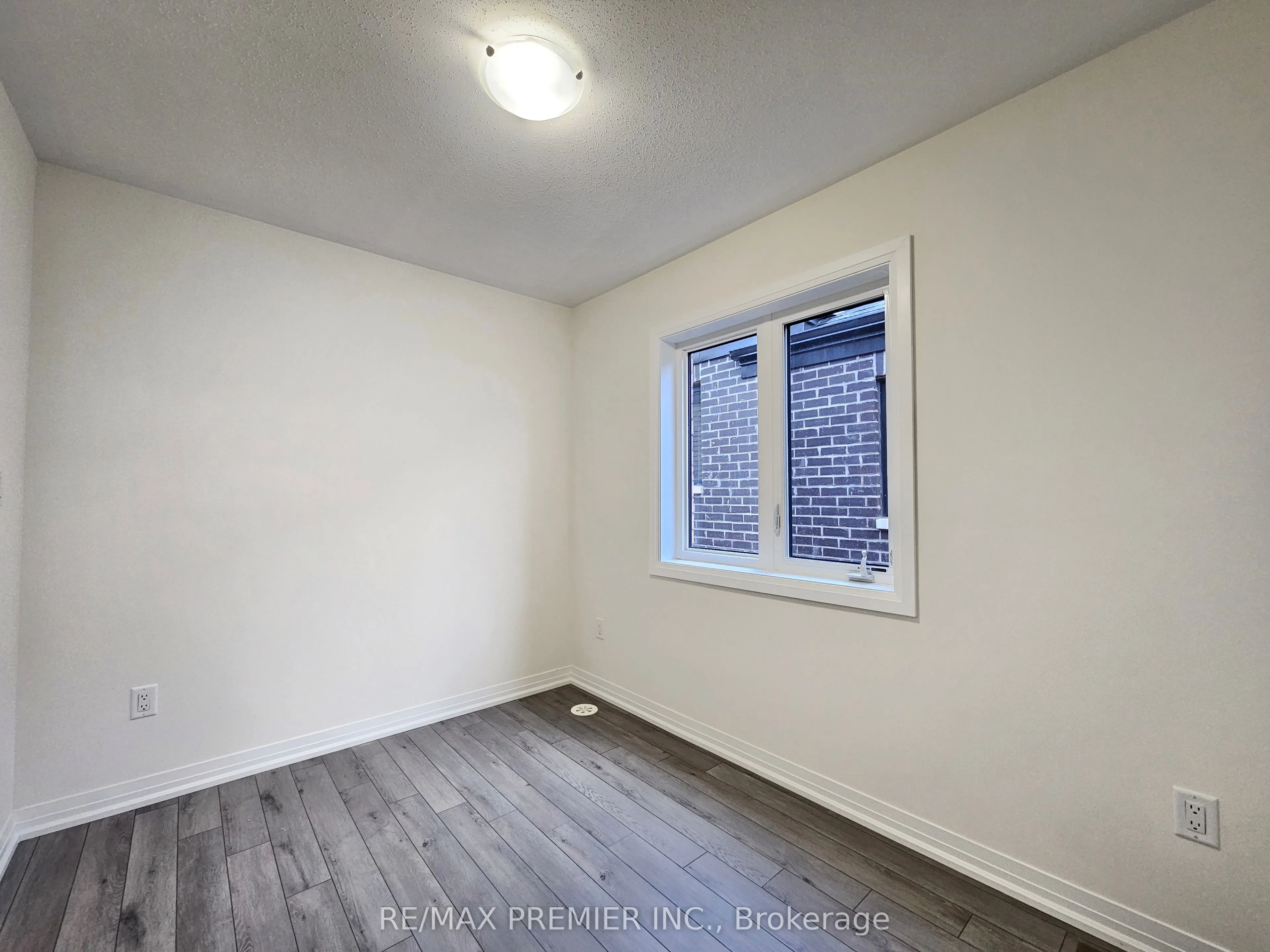 142 Turnberry Lane