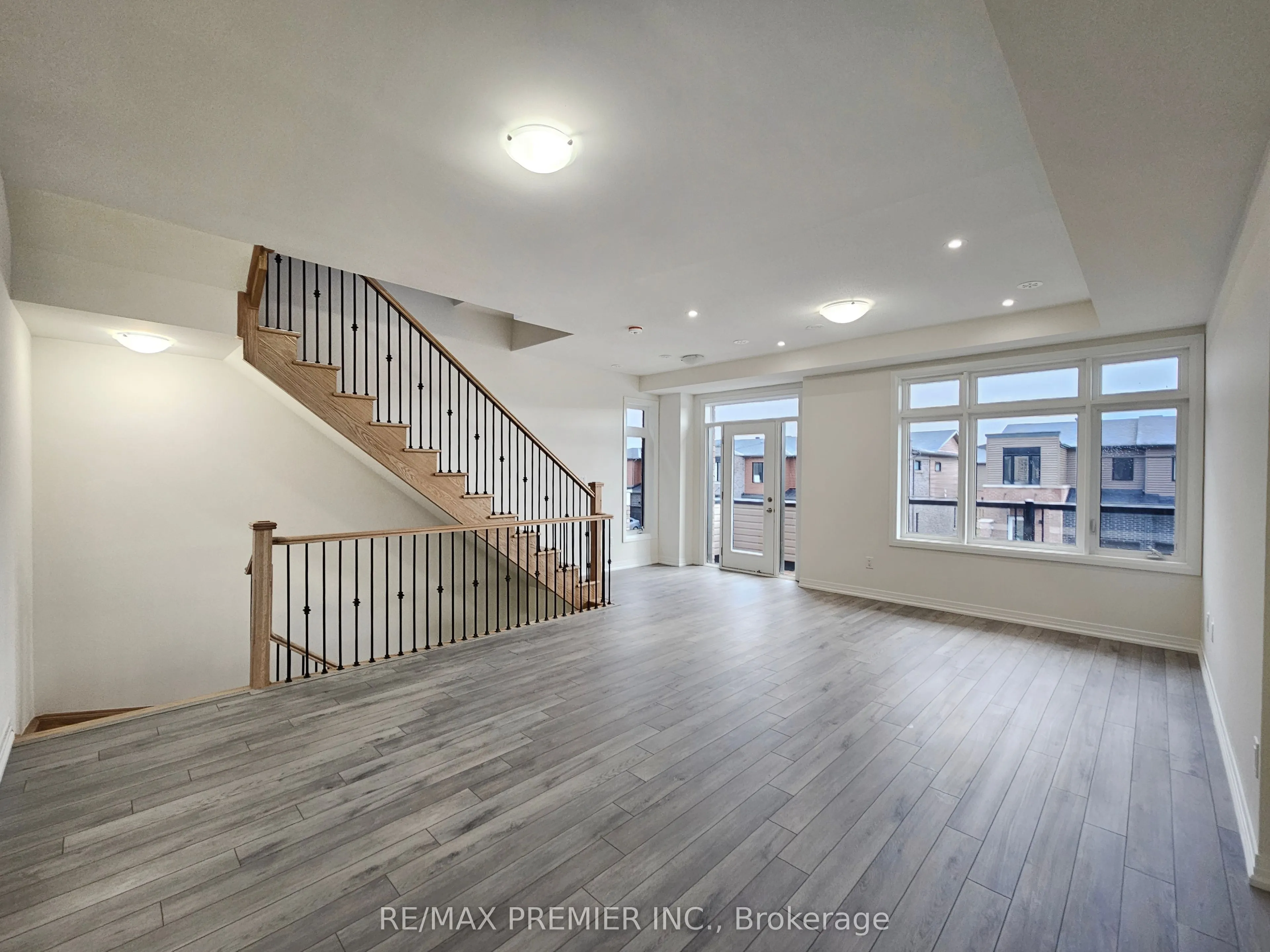142 Turnberry Lane