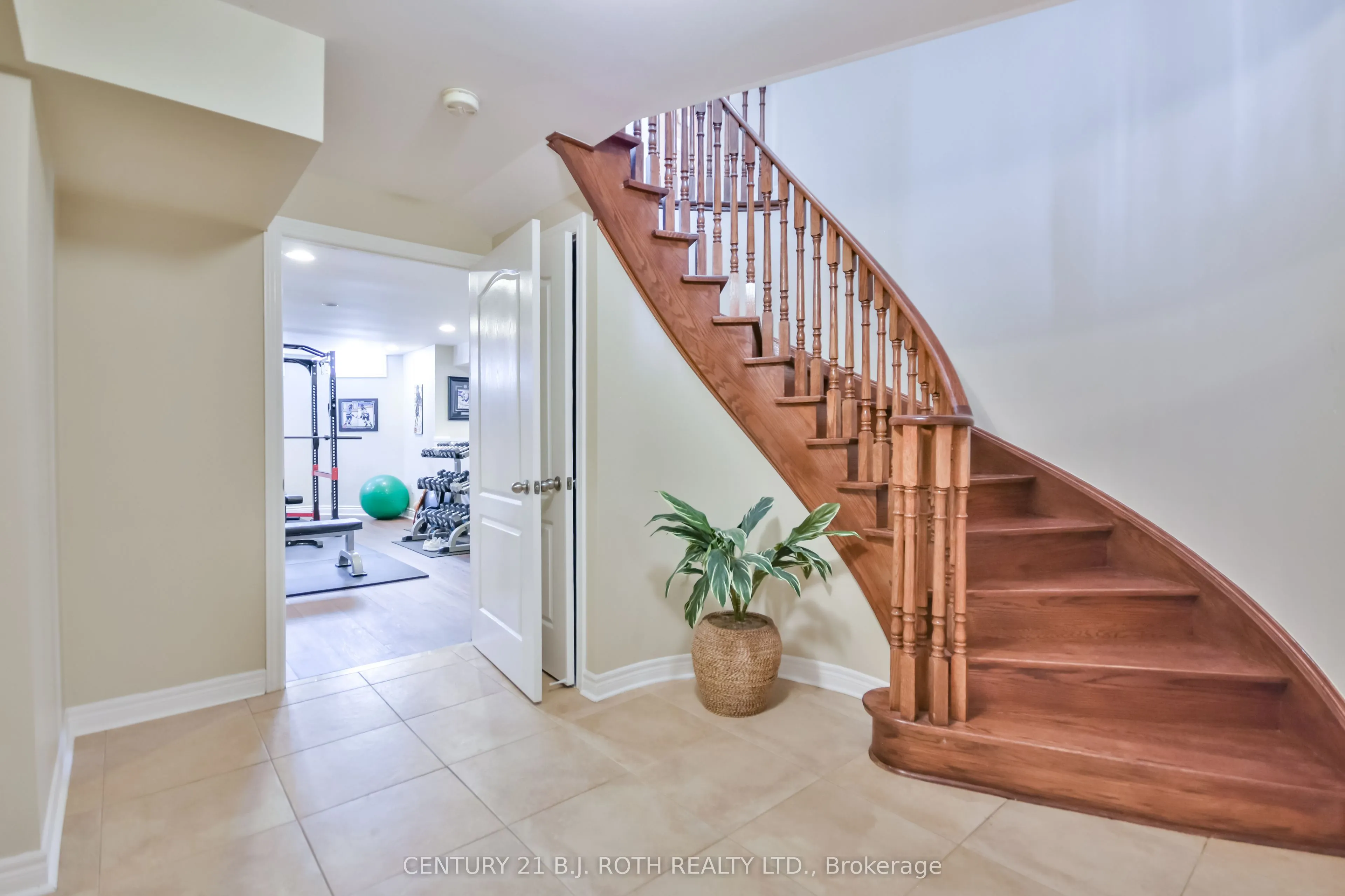 38 Camelot Square