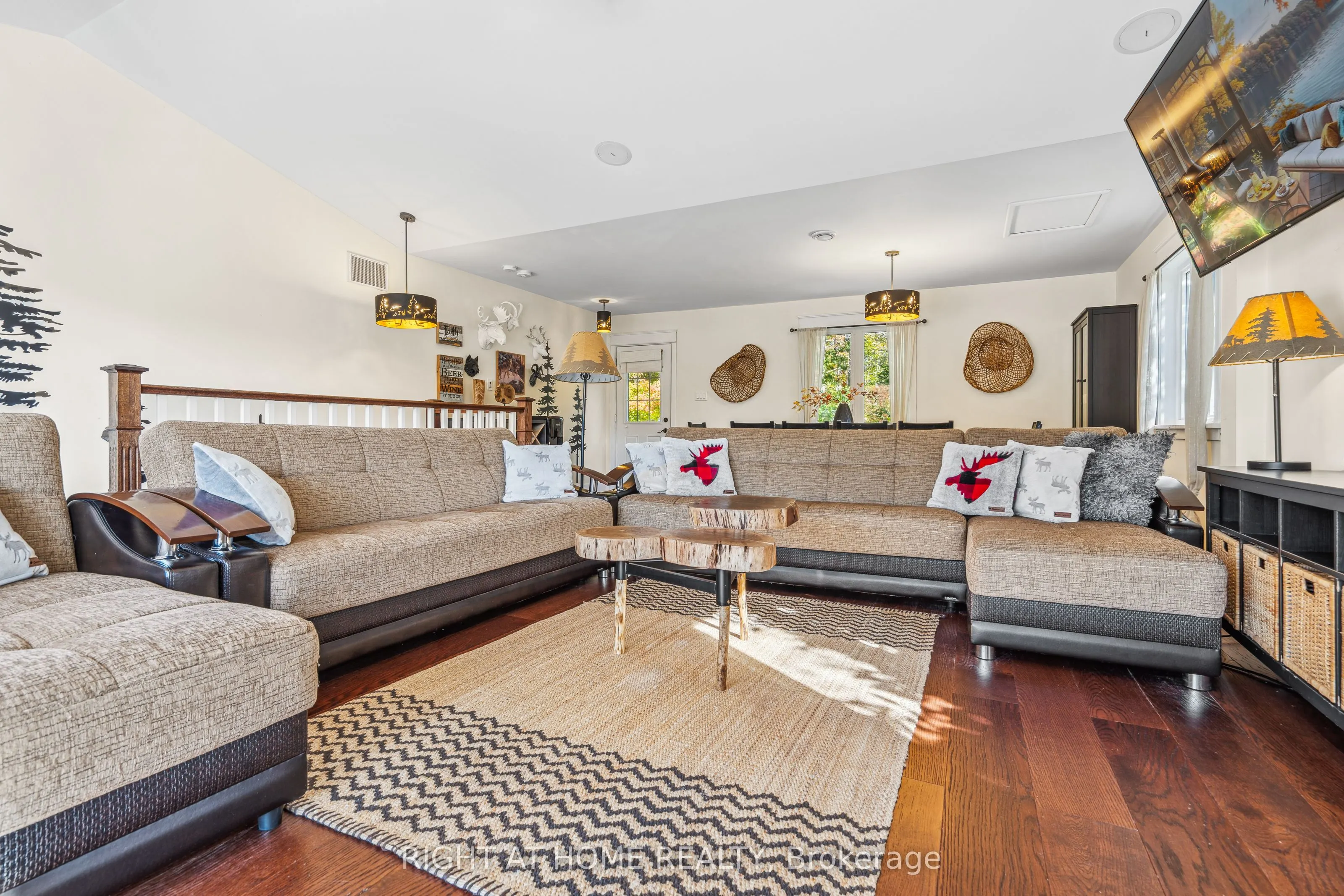 3583 Riverdale Drive