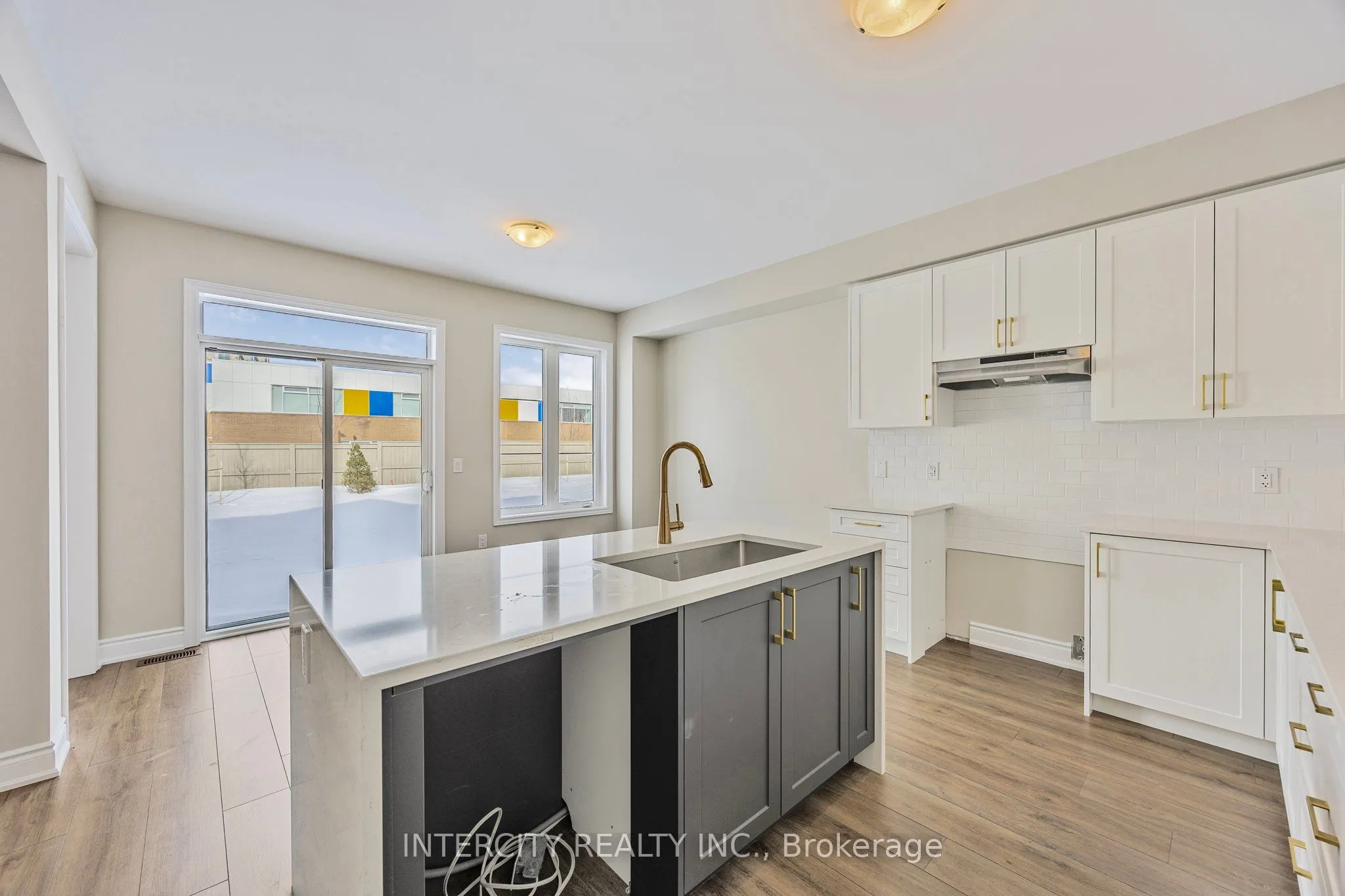 78 Season Crescent