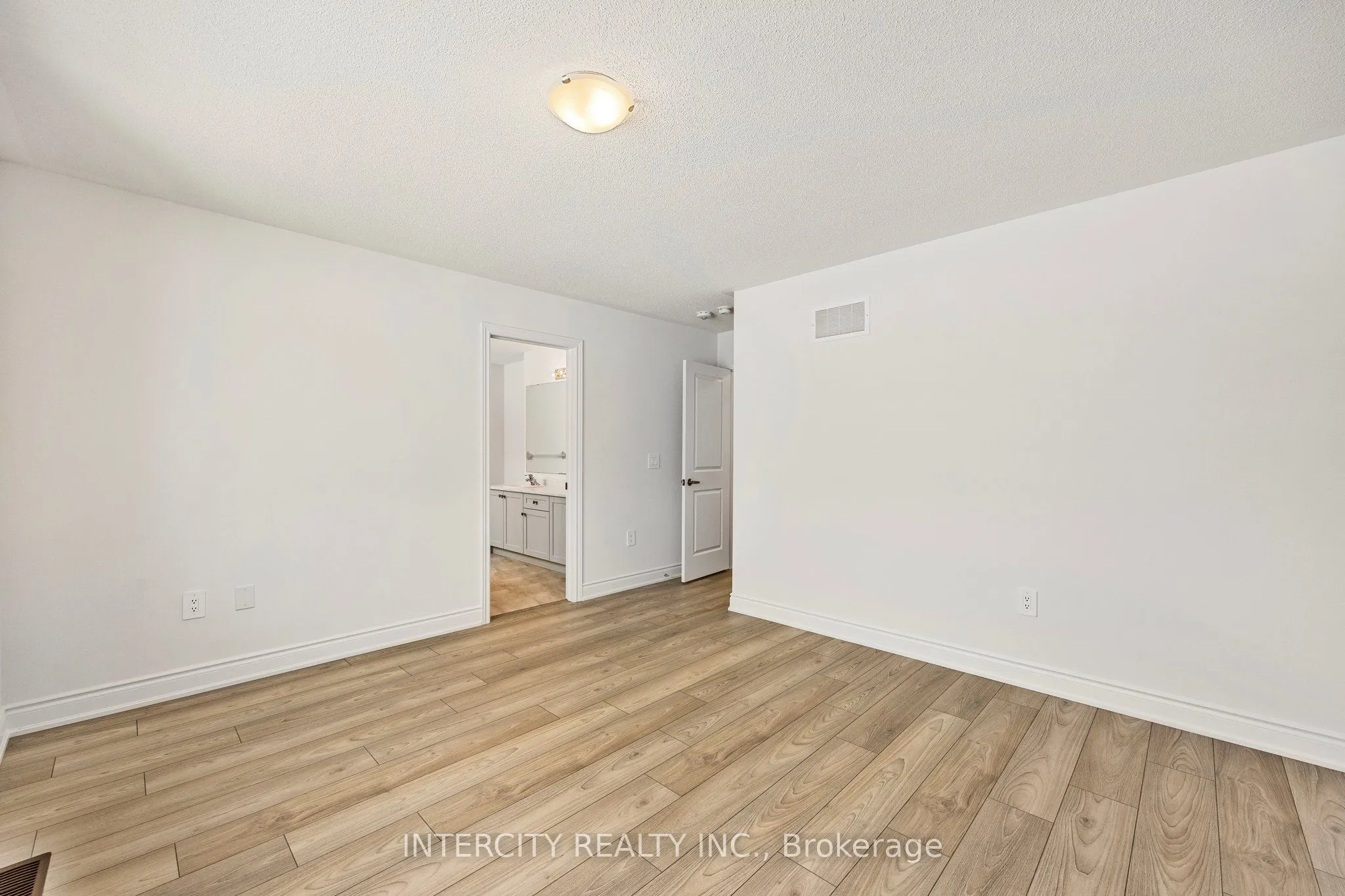 11 Avalon Drive