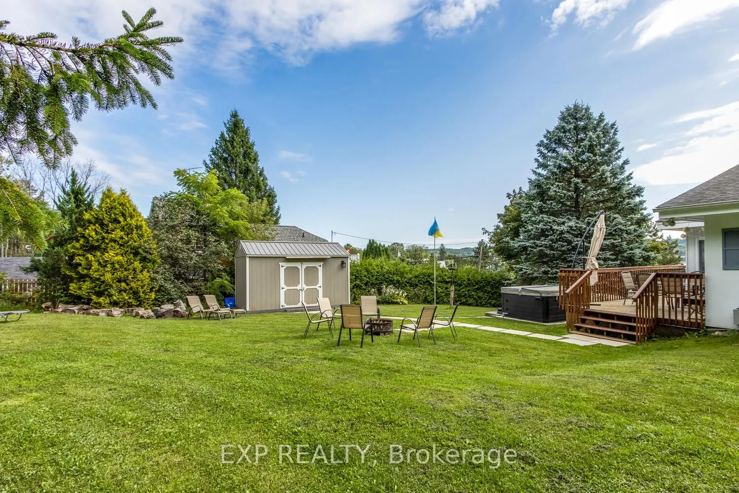 304 Champlain Road