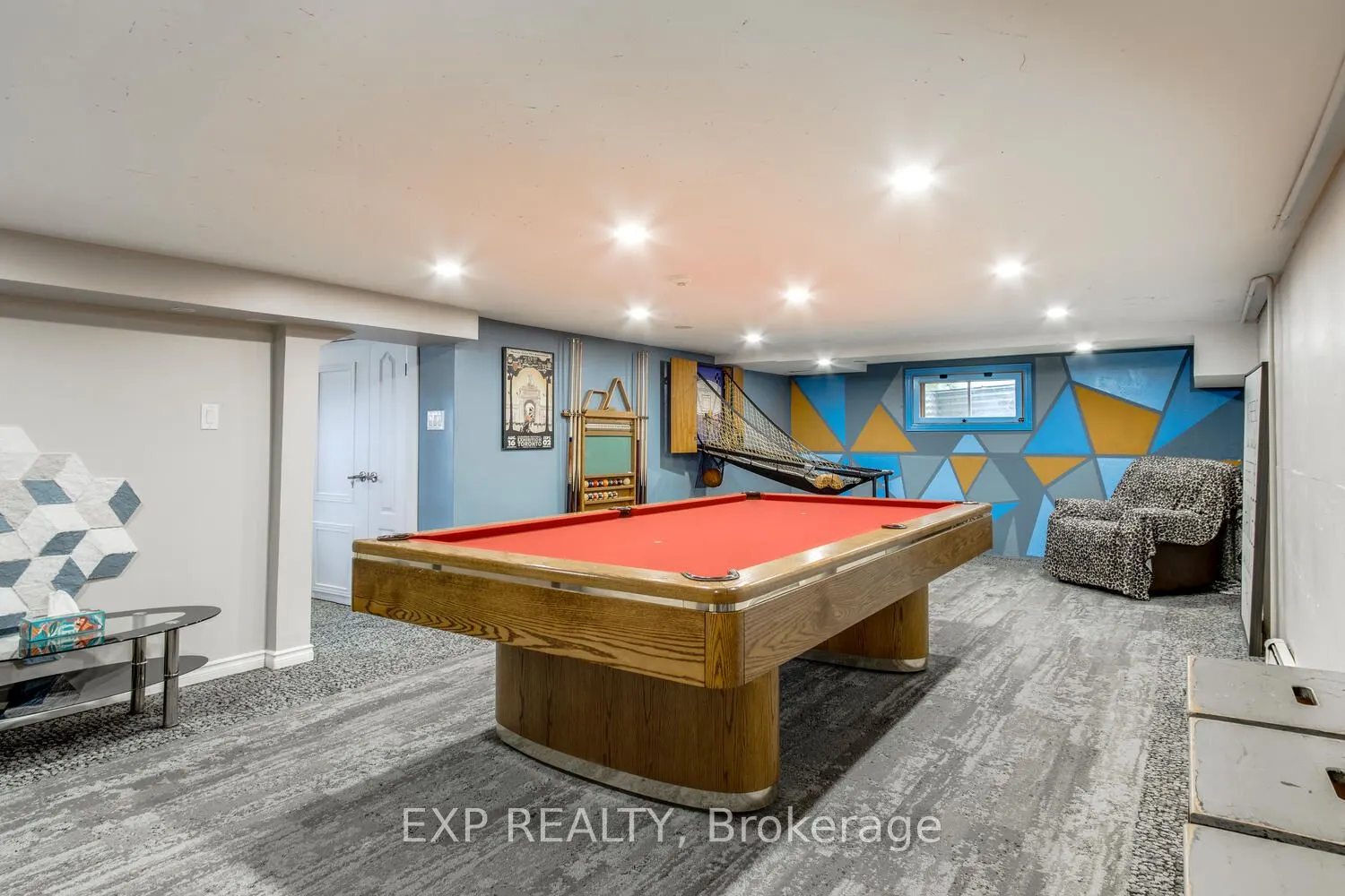 304 Champlain Road
